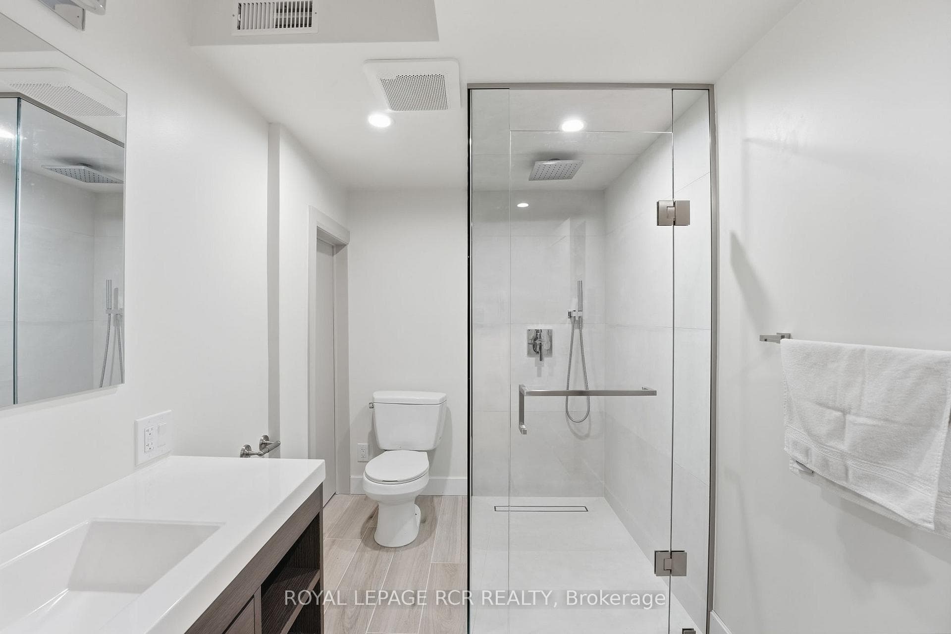 3-pc Main Bathroom