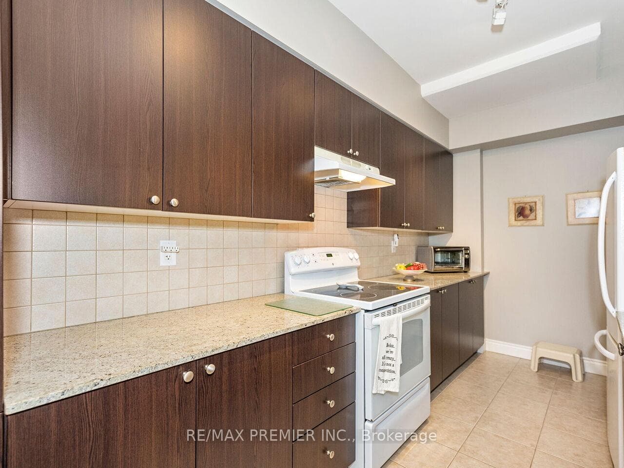 10211 Keele Street Unit 302 photo 10