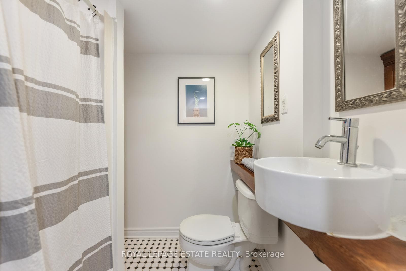 148 Woodfern Drive photo 30