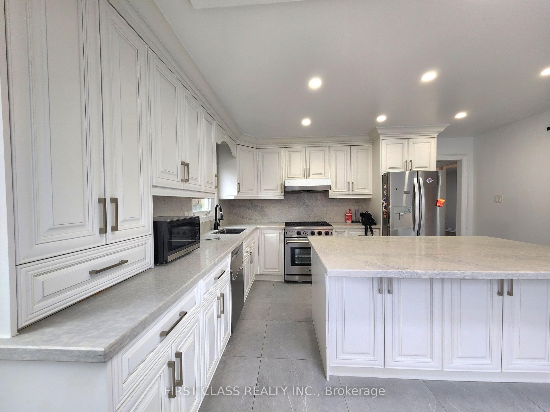 15 Strathmore Drive photo 9