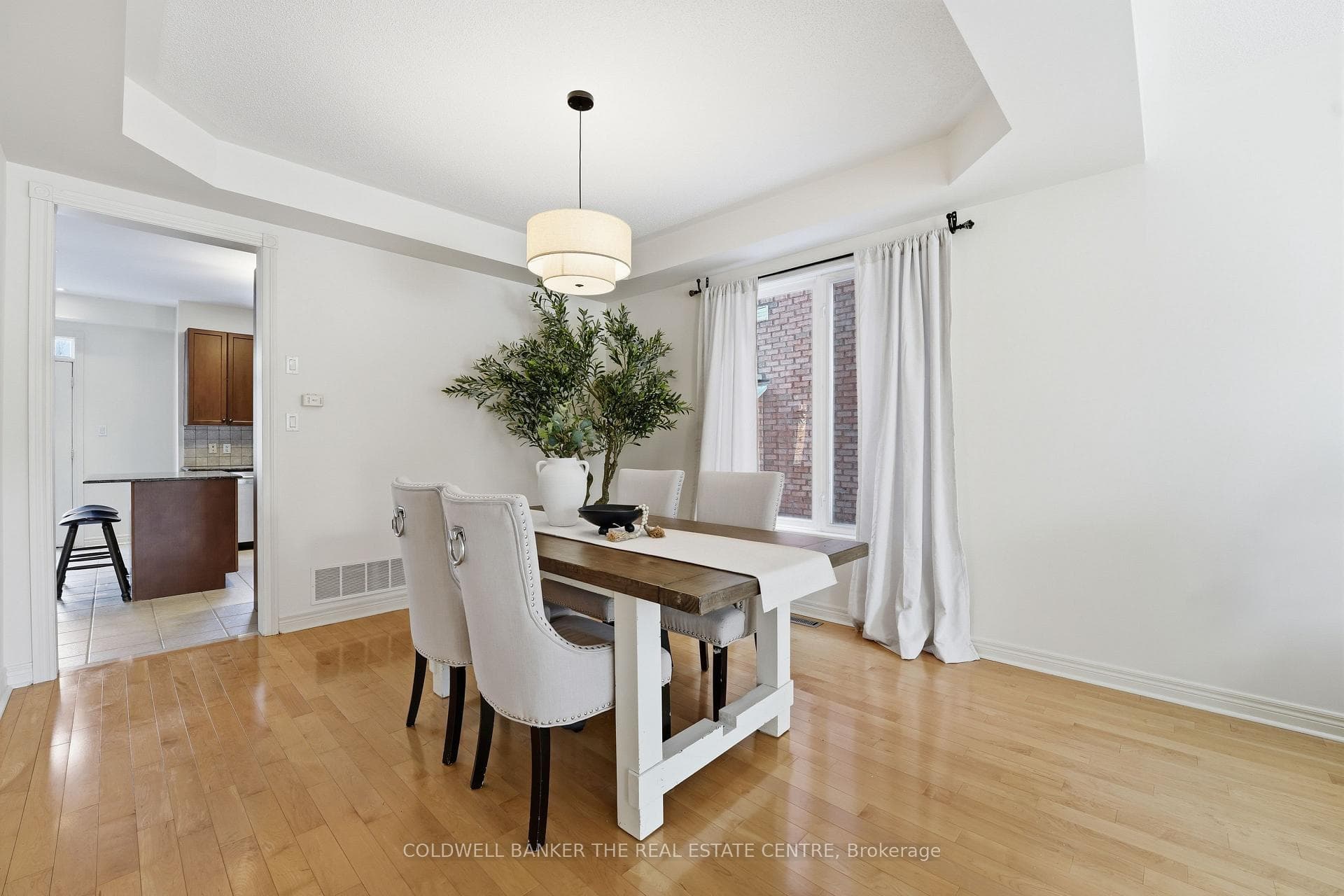 19 Deerhorn Crescent photo 7