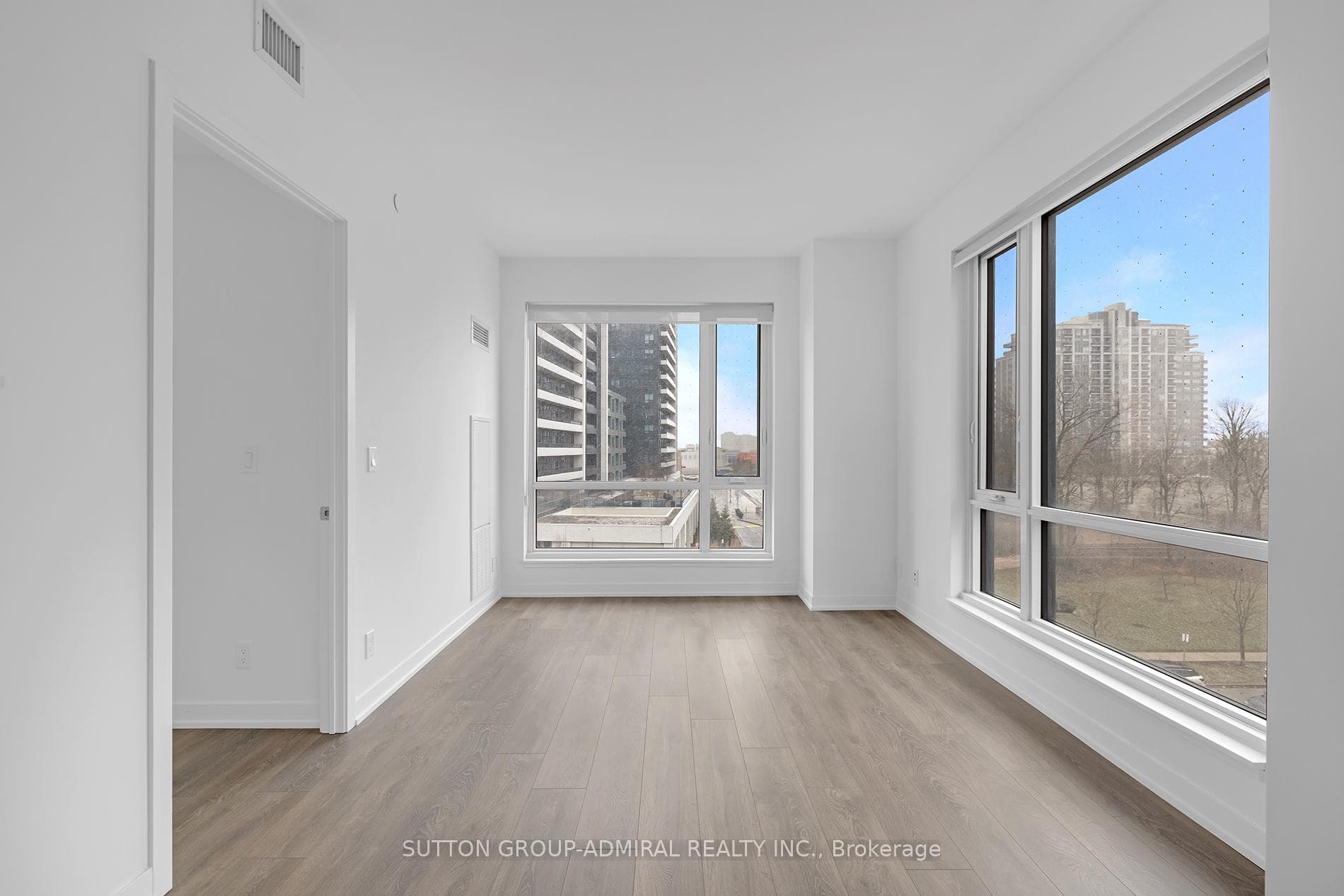 7950 Bathurst Street Unit A522 photo 7