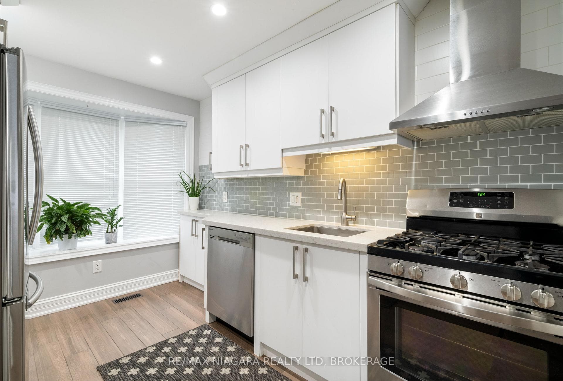 77 Linwell Road Unit 104 photo 5