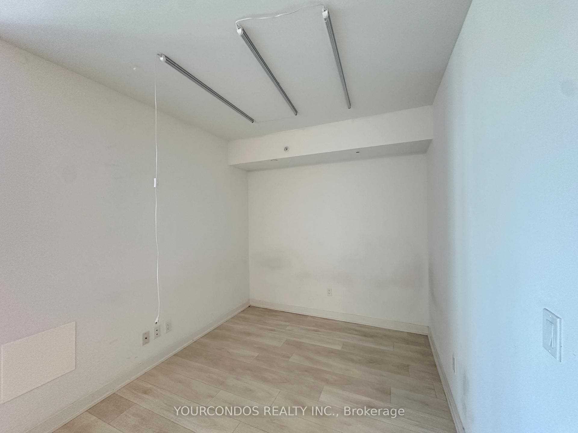 31 TIPPETT Road Unit 228 photo 14