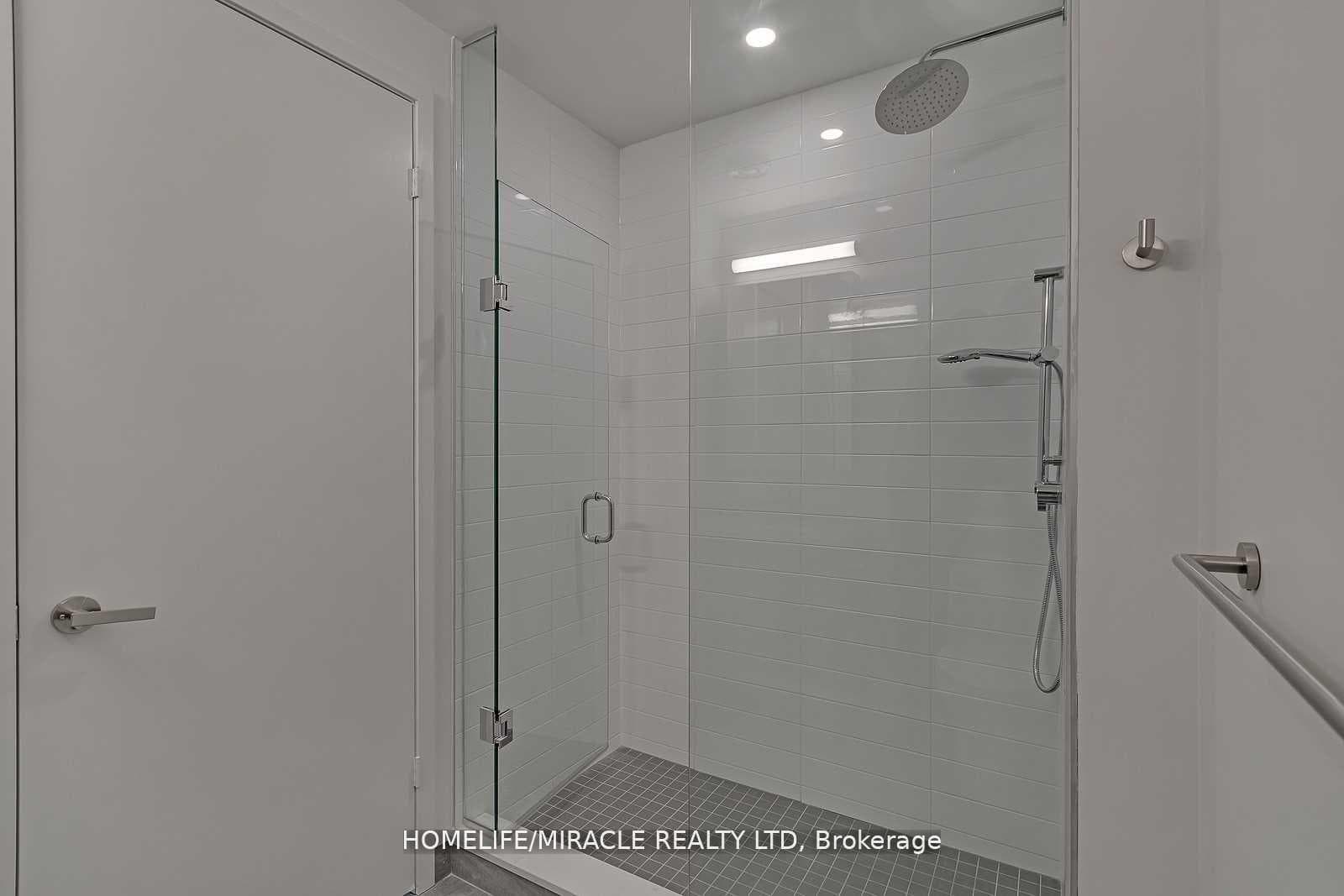 8868 Yonge Street Unit 821E photo 25