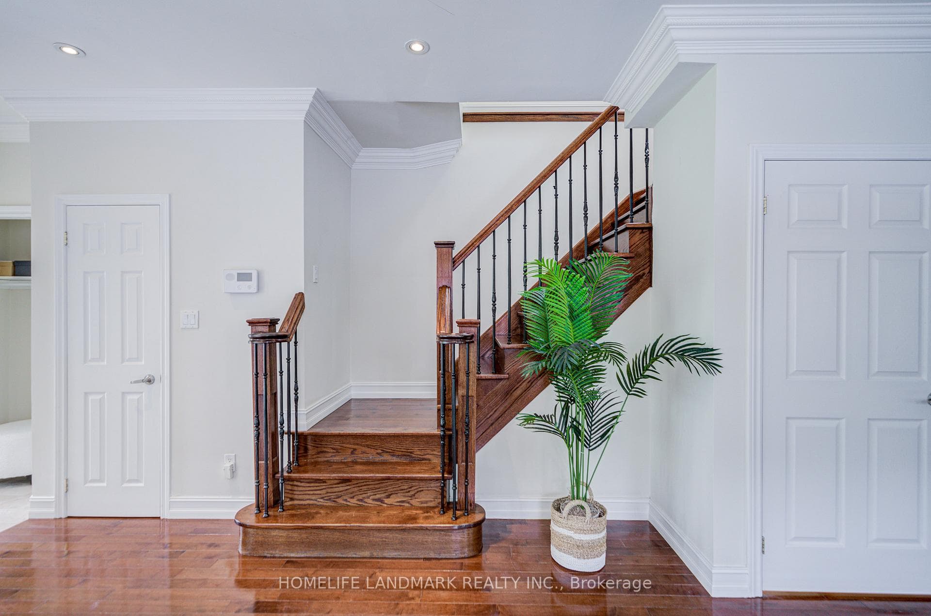 964 Pharmacy Avenue photo 15
