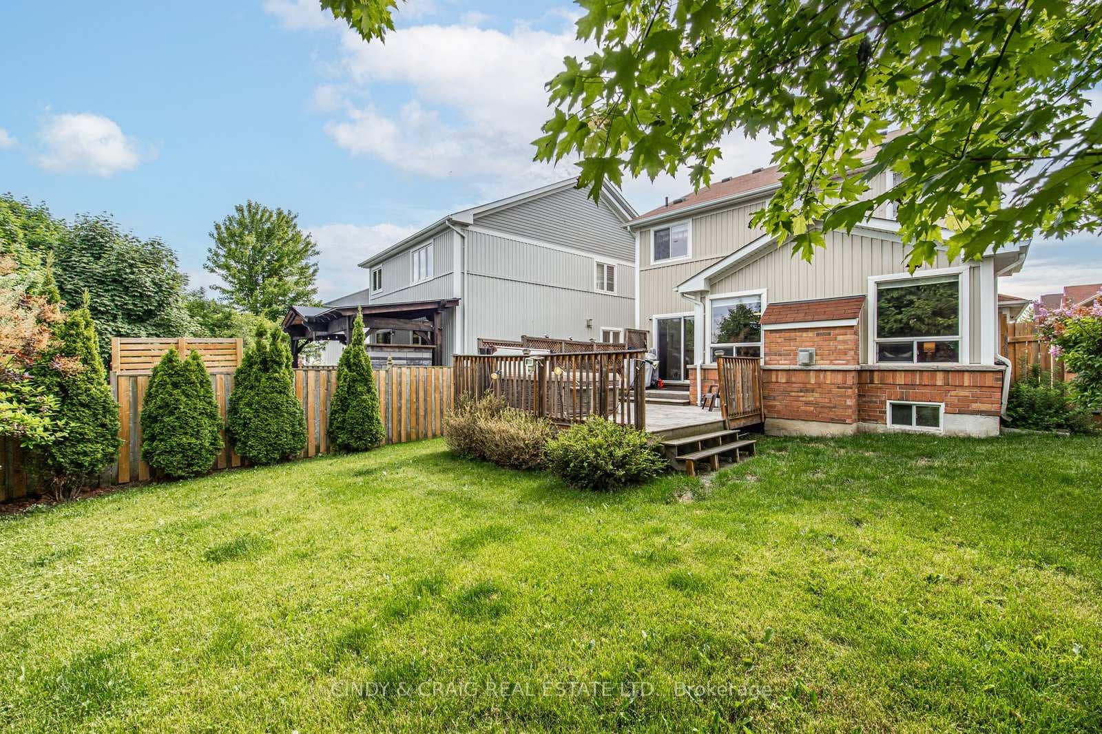 1555 Glenbourne Drive photo 19