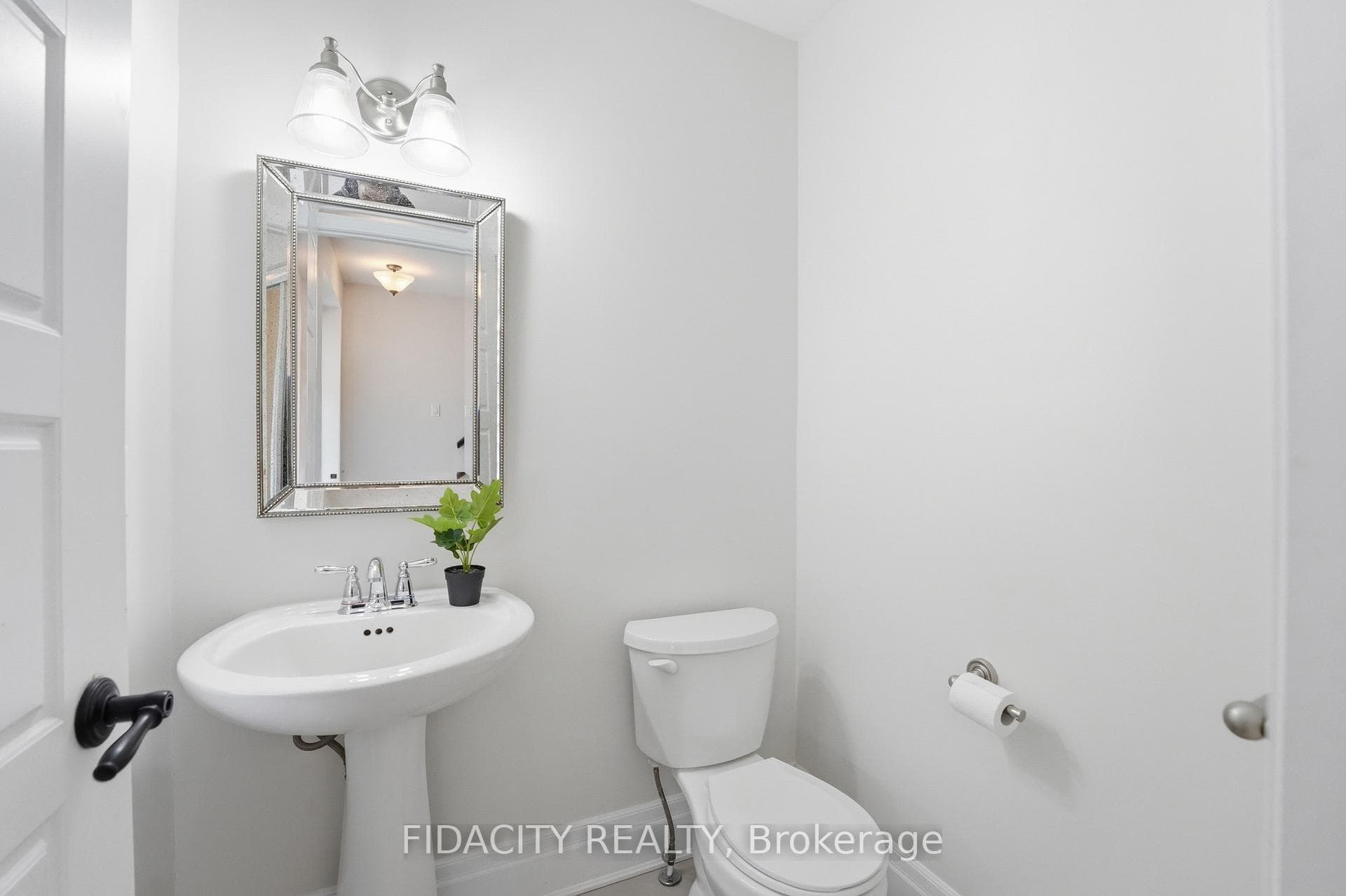 374 Gallantry Way photo 20