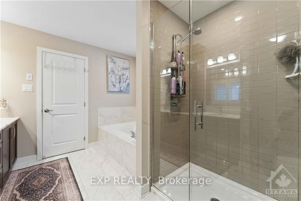 725 WOOLER Place photo 22