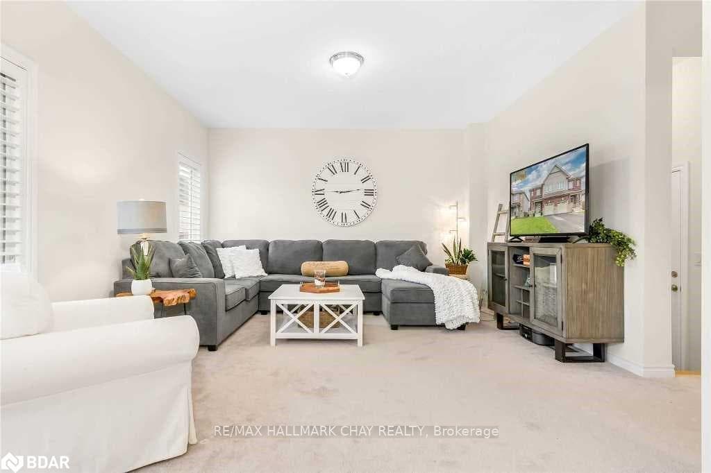 214 Isabella Drive photo 5
