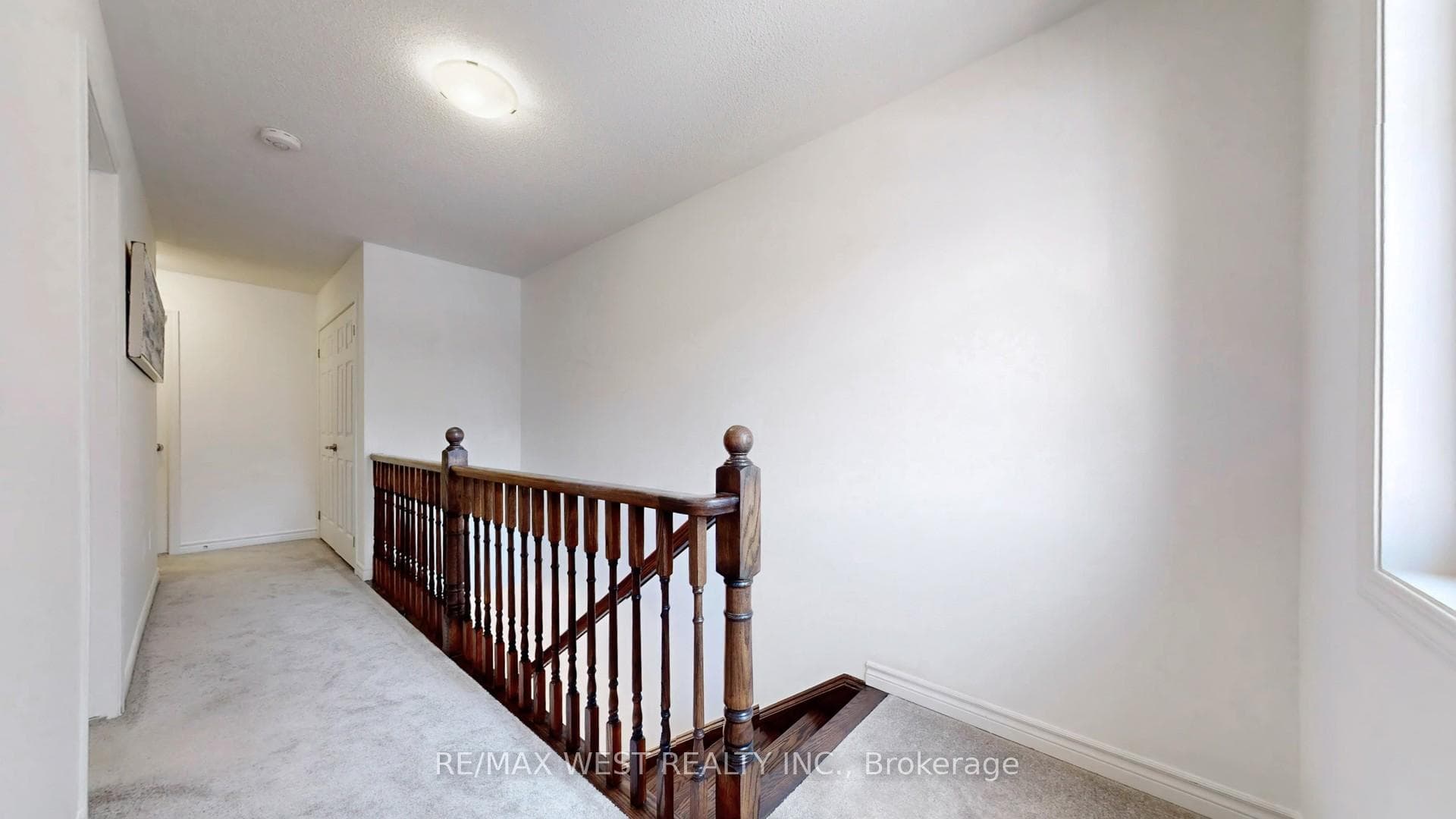 902 Sumac Crescent photo 19