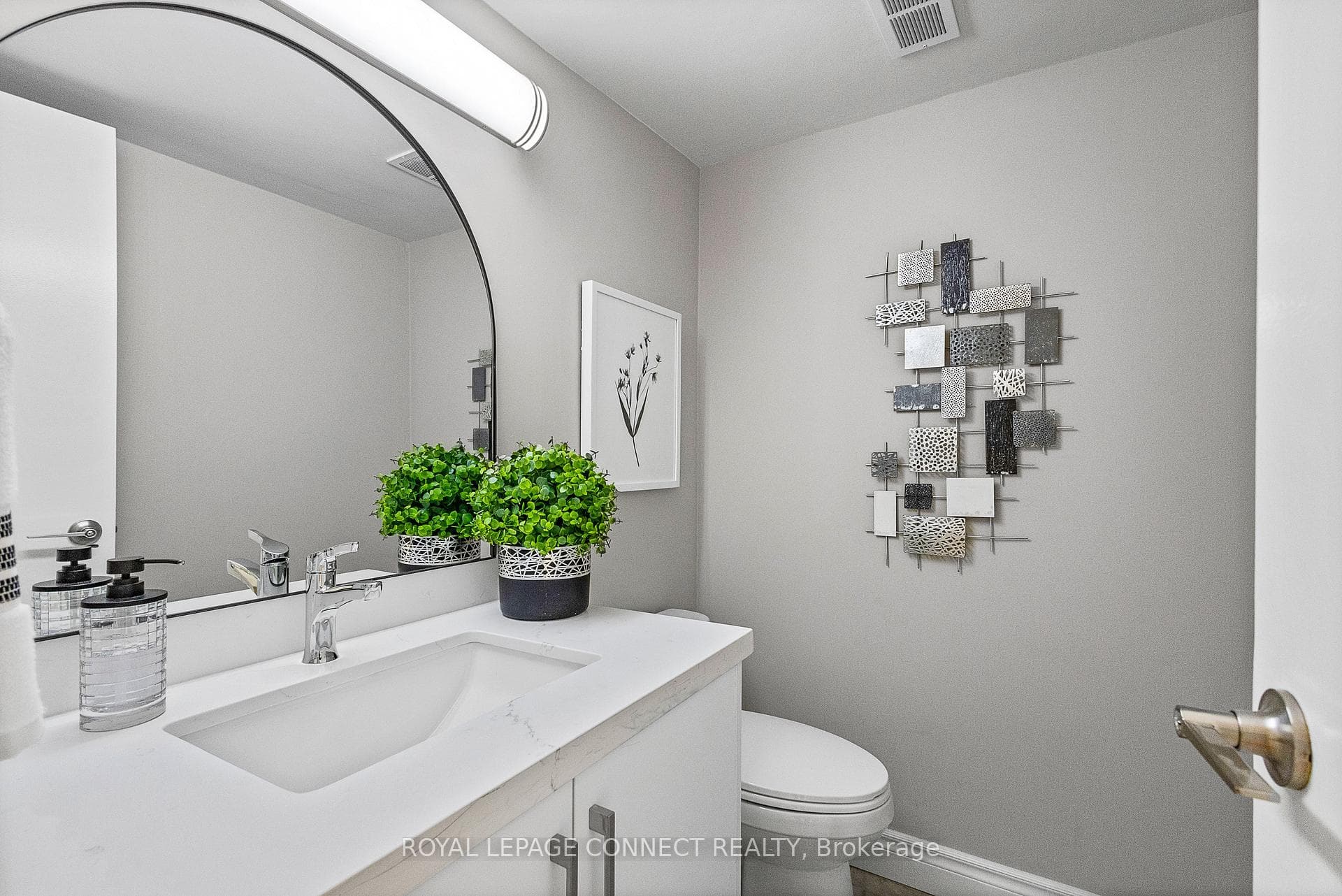 180 Markham Road Unit 602 photo 10