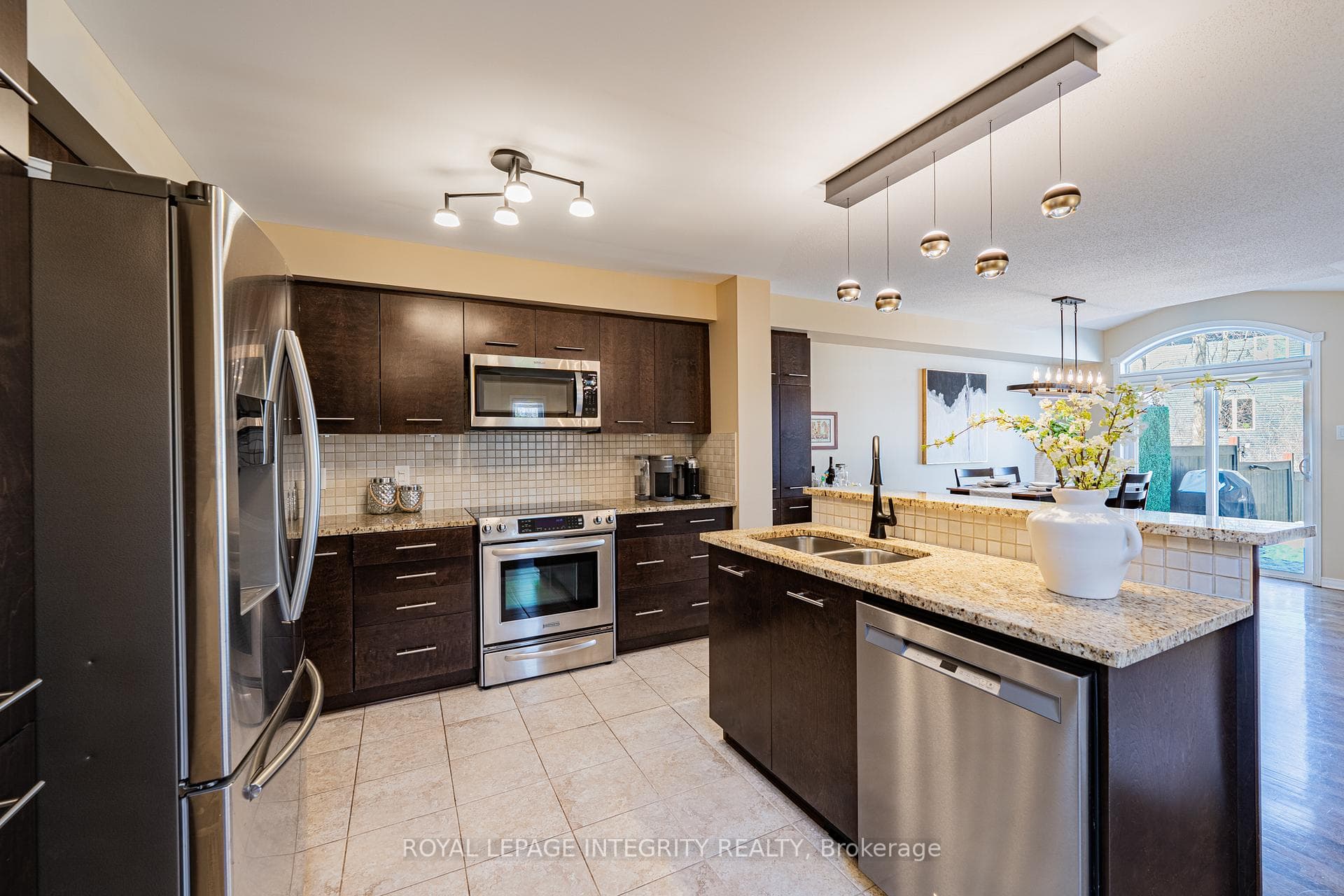 349 Celtic Ridge Crescent photo 11