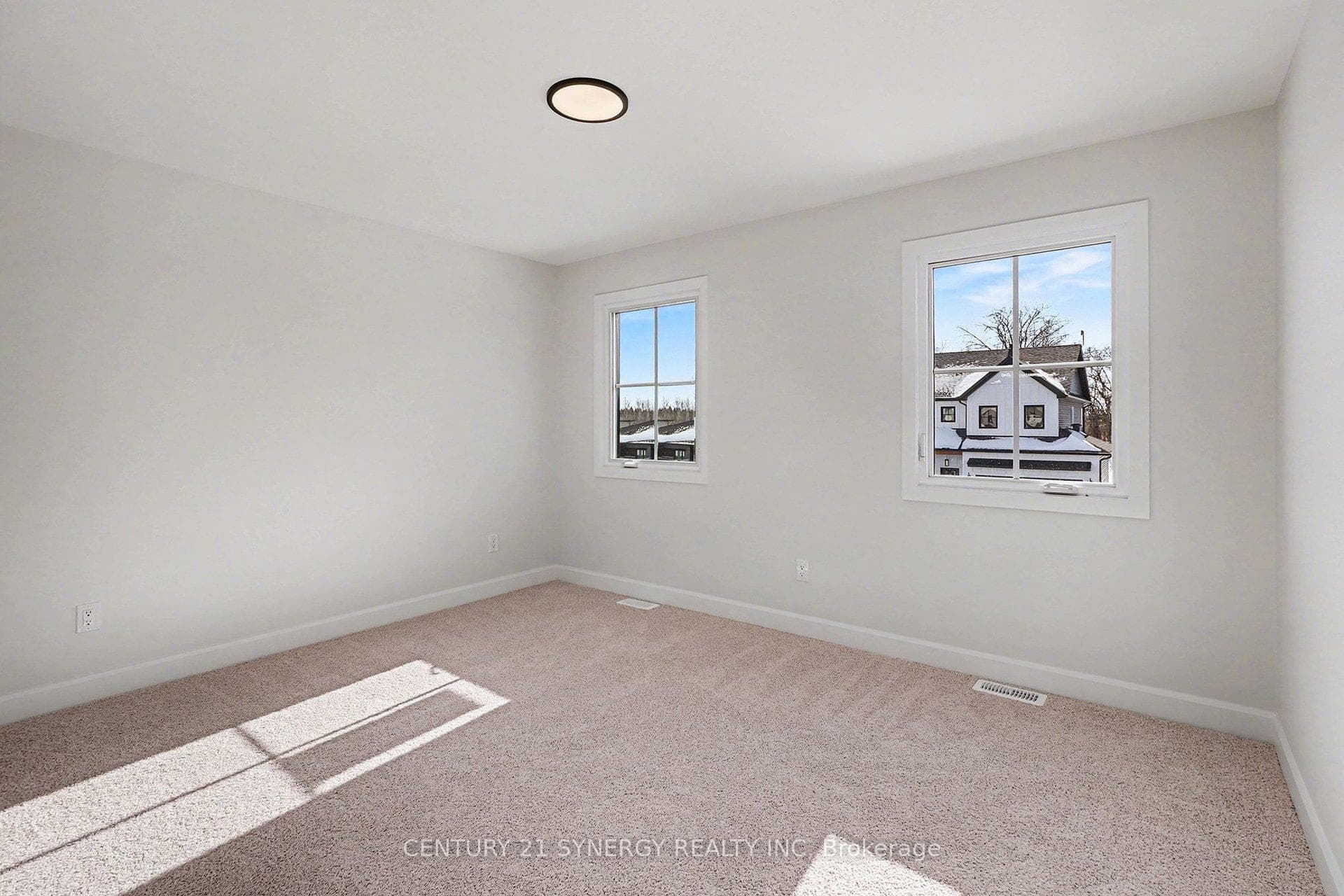 81 VILLENEUVE Street photo 23