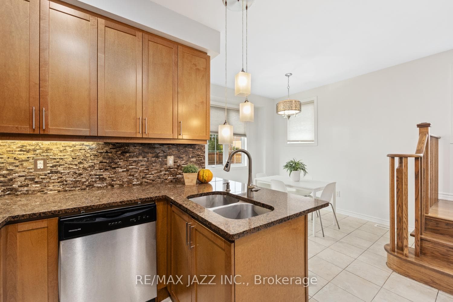 2 Mcbride Avenue photo 7