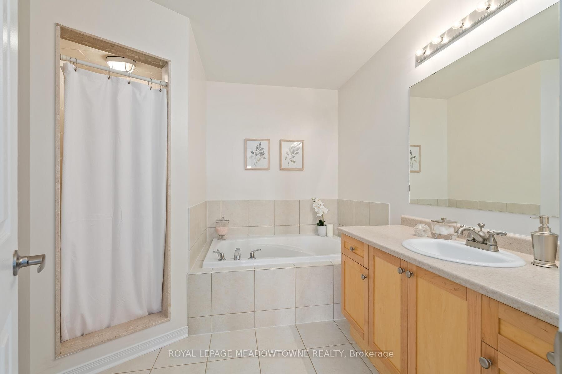 48 Goldham Way photo 24