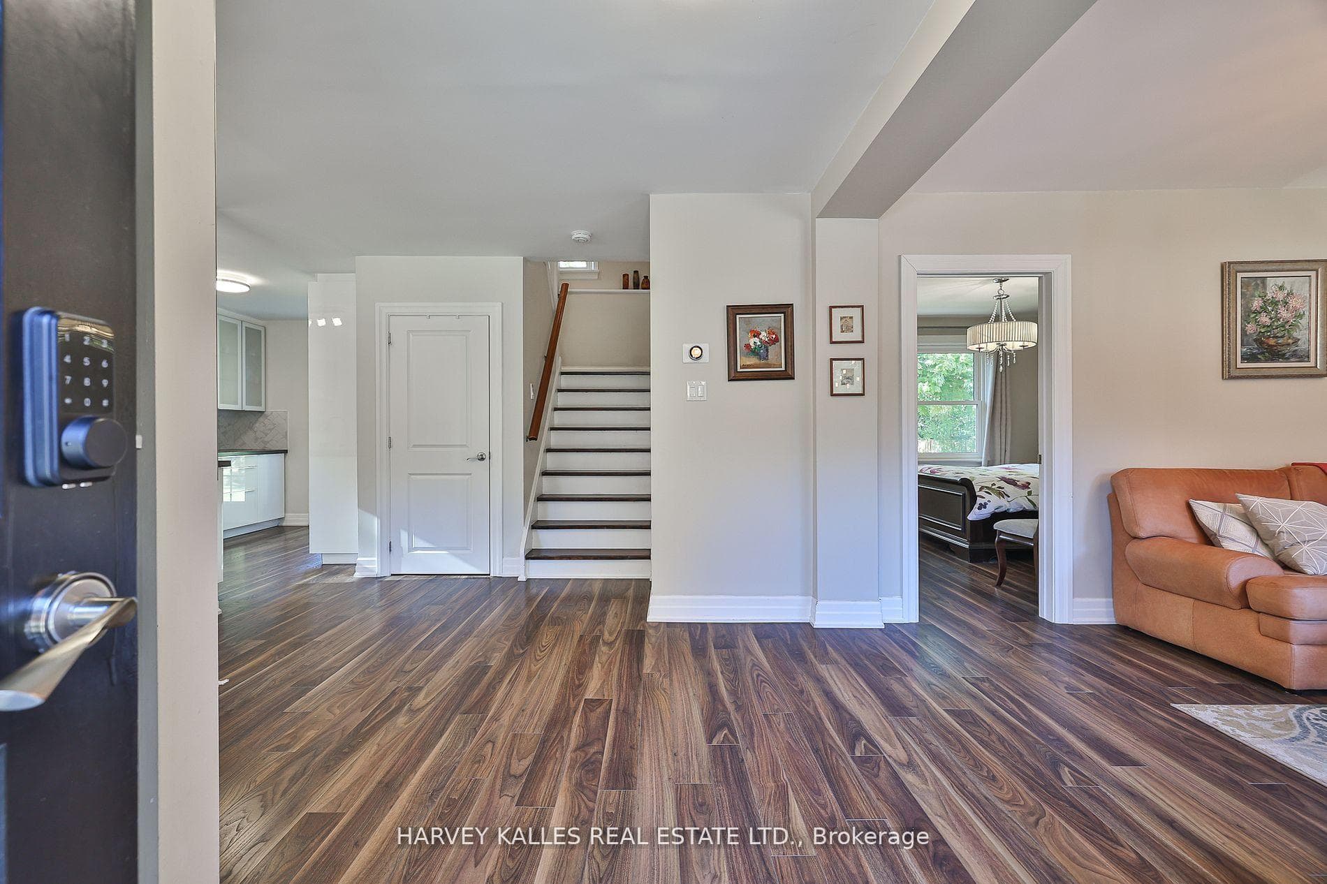 72 Craigmore Crescent photo 3