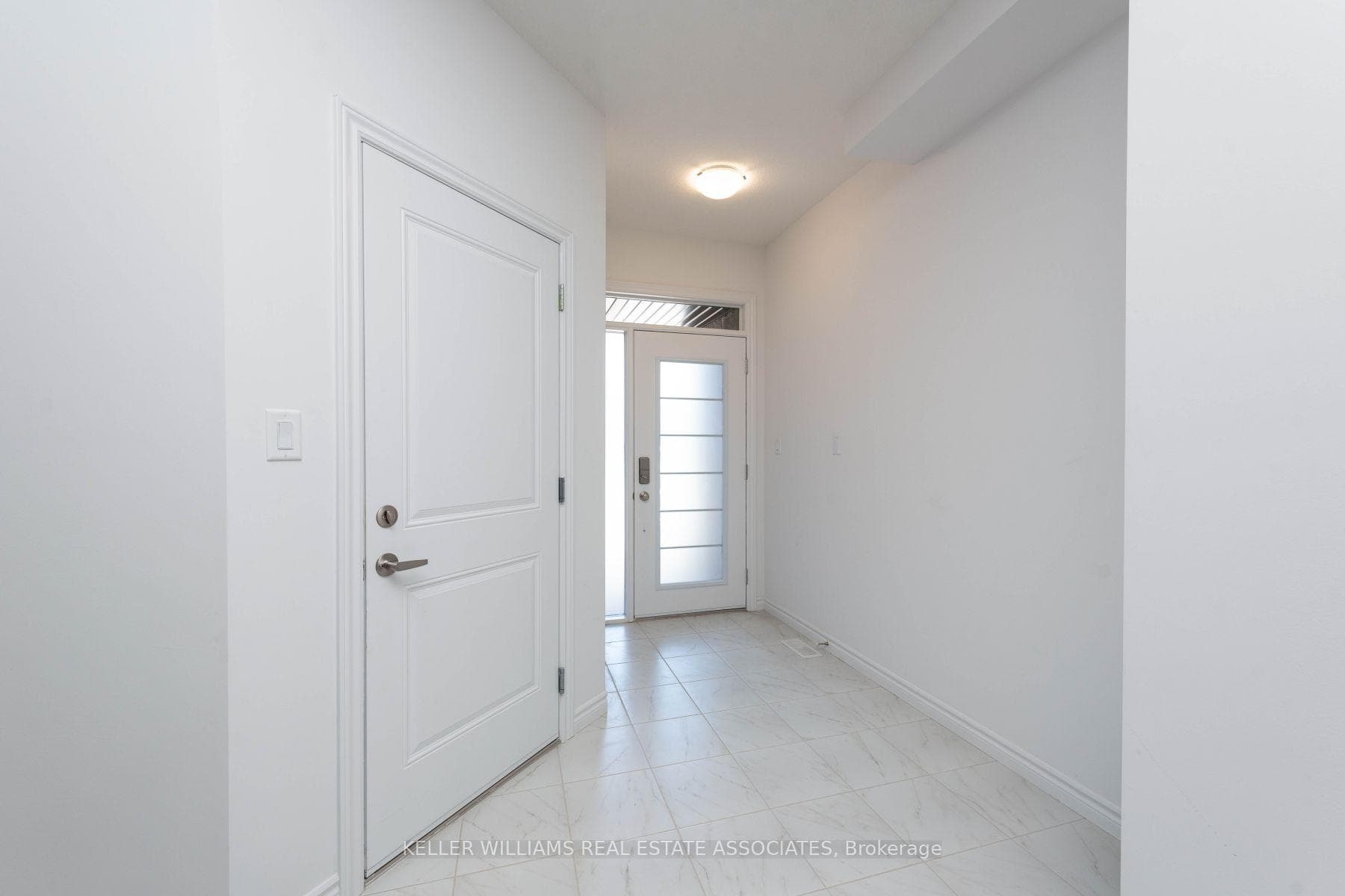 3985 Crown Street photo 7