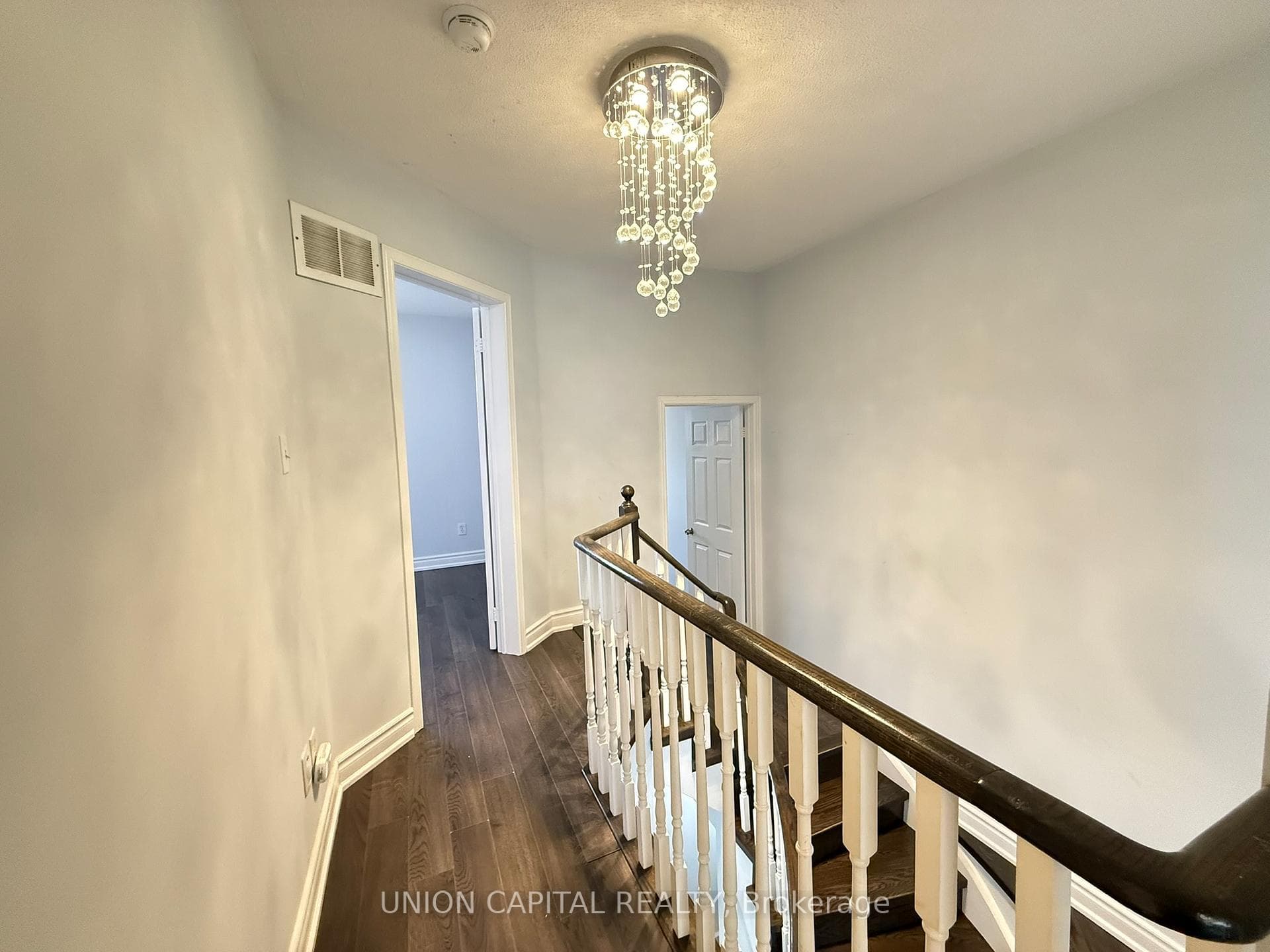 5450 Tree Crest Court photo 18