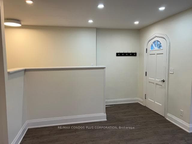 21 Mcintosh Street Unit Main photo 4