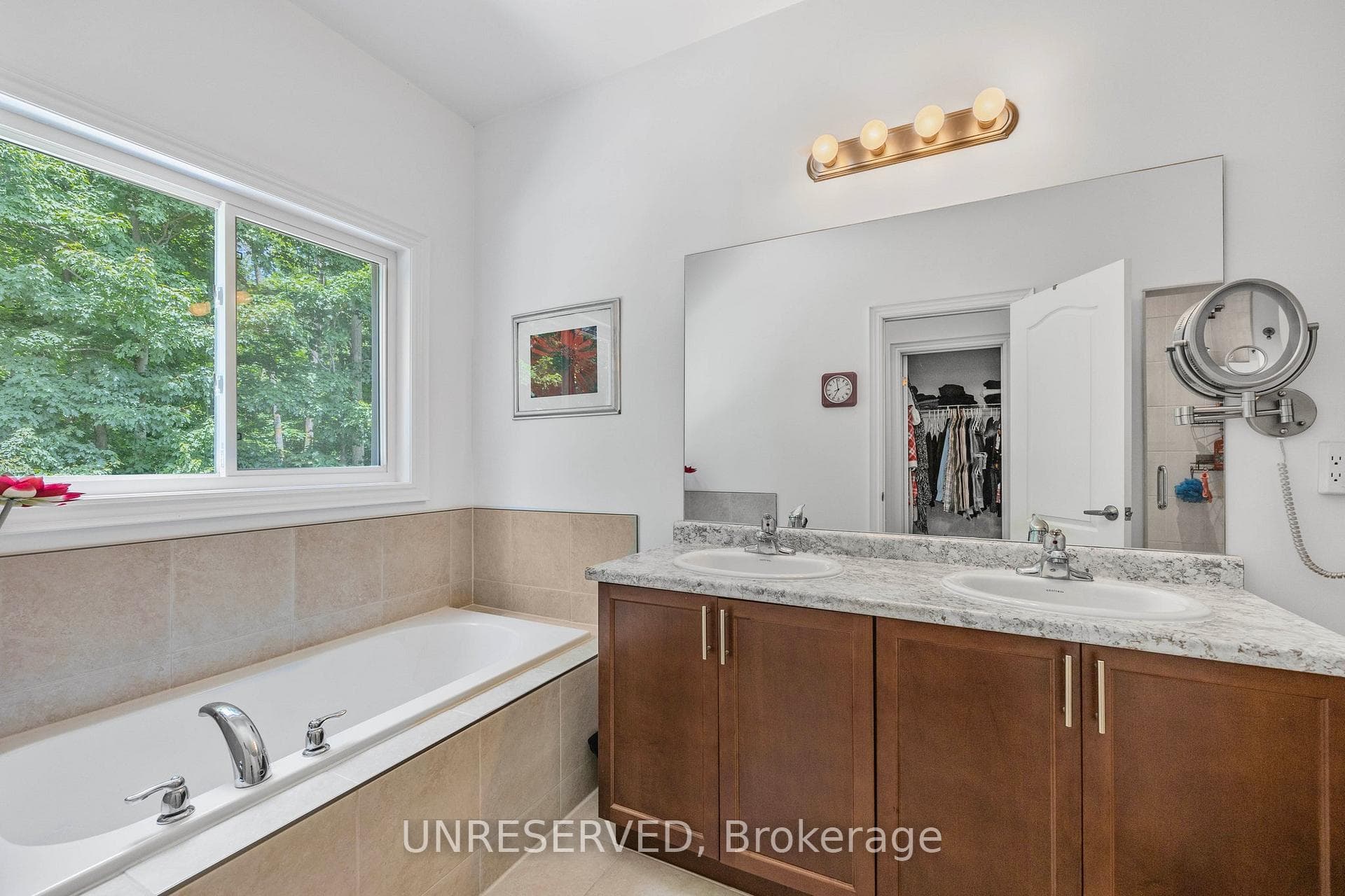 237 Diana Drive photo 27