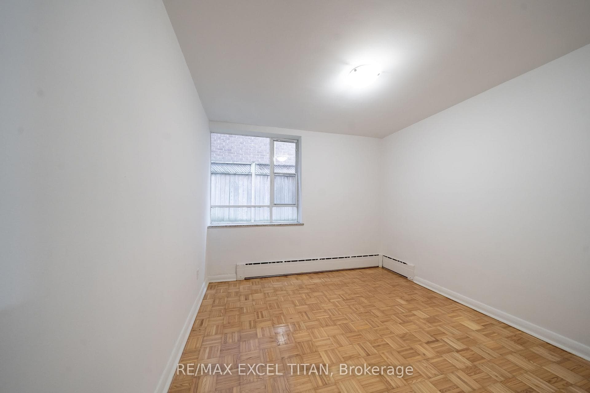 77 Erskine Avenue Unit 110 photo 3