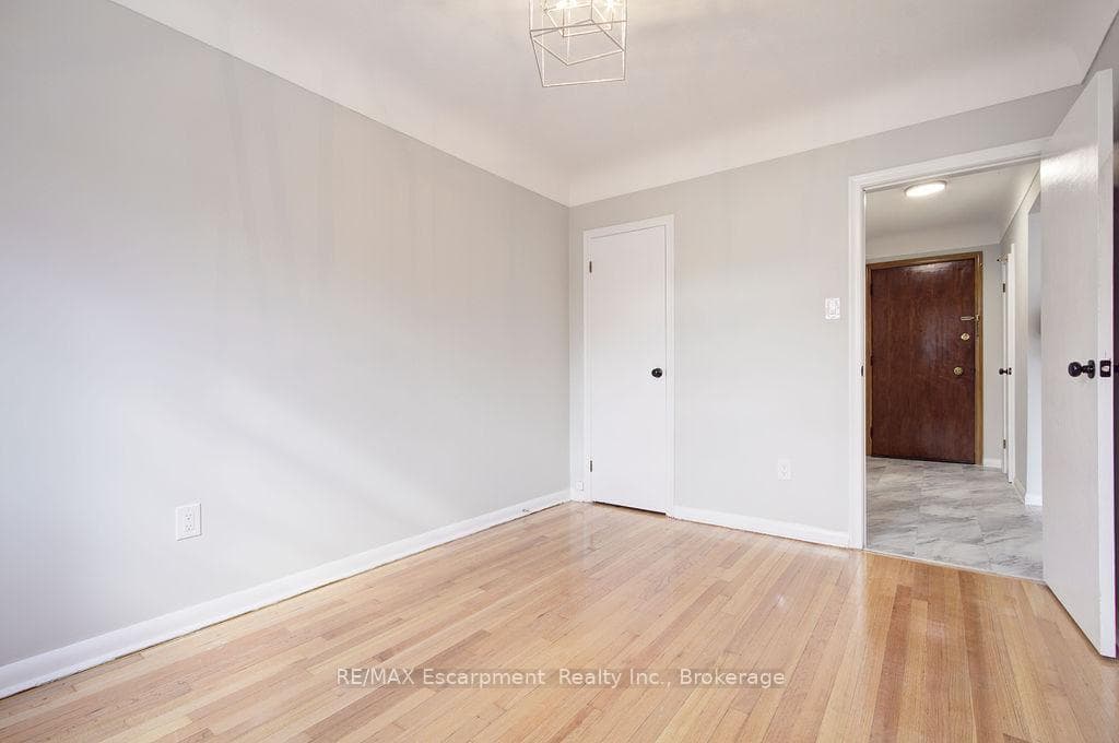 830 Robinson Street Unit 204 photo 10