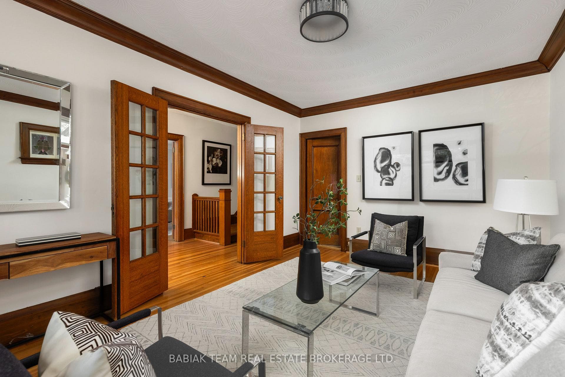 348 Runnymede Road photo 23