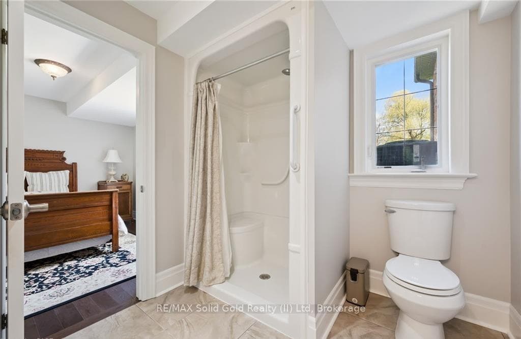 2073 Maplewood Road photo 33