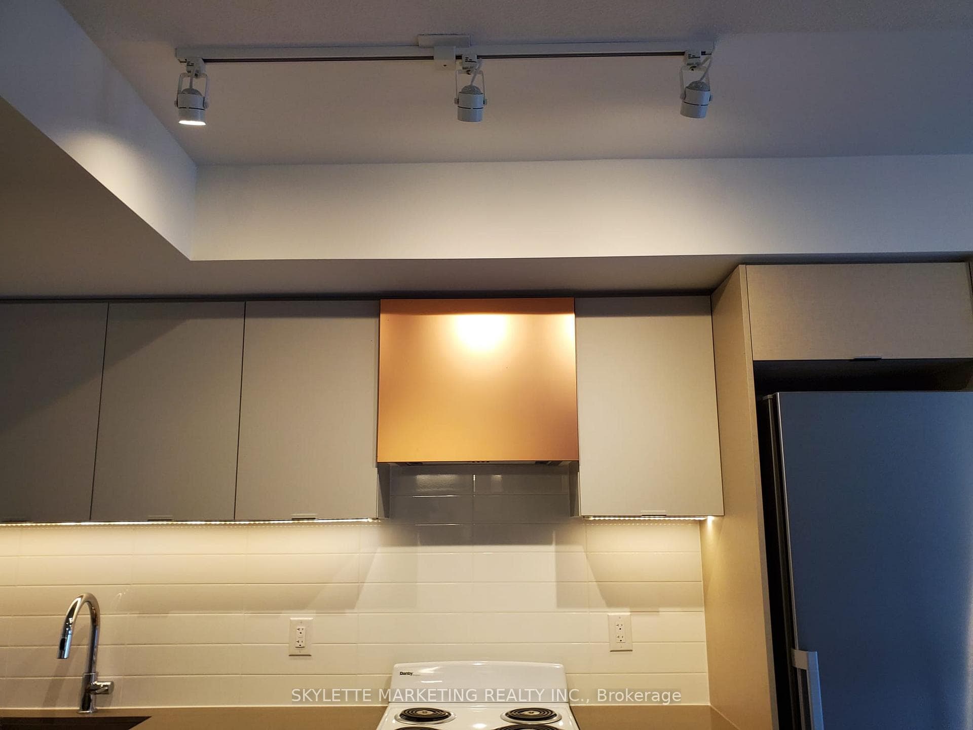 30 Gibbs Road Unit 2404 photo 11
