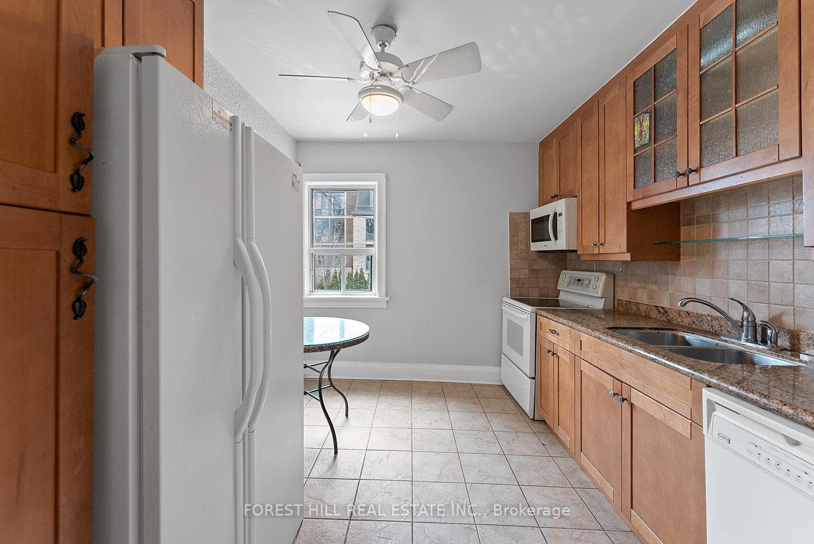 1068 Avenue Road Unit Unit A photo 15