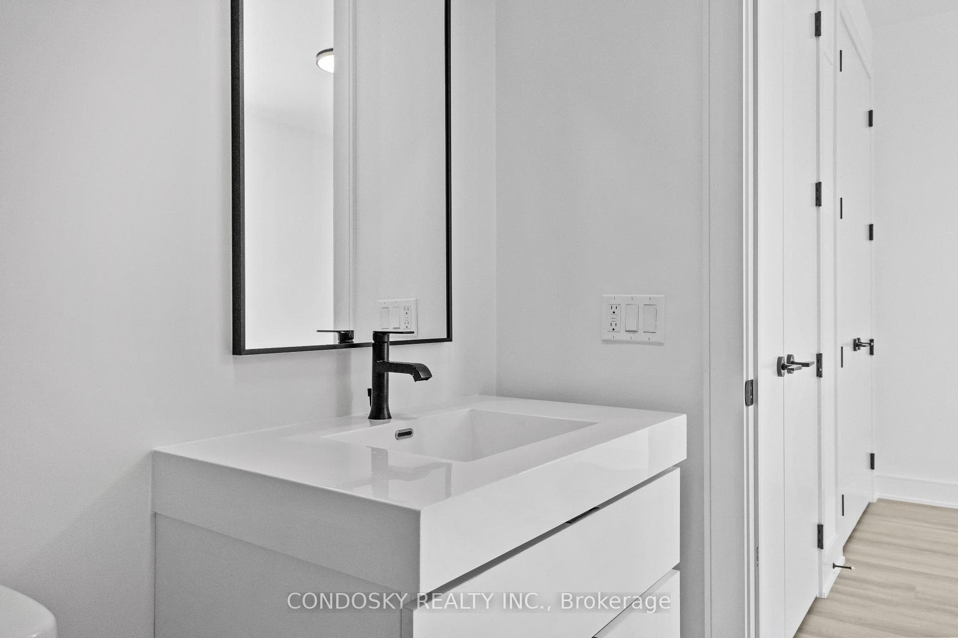 87 Everett Common photo 22