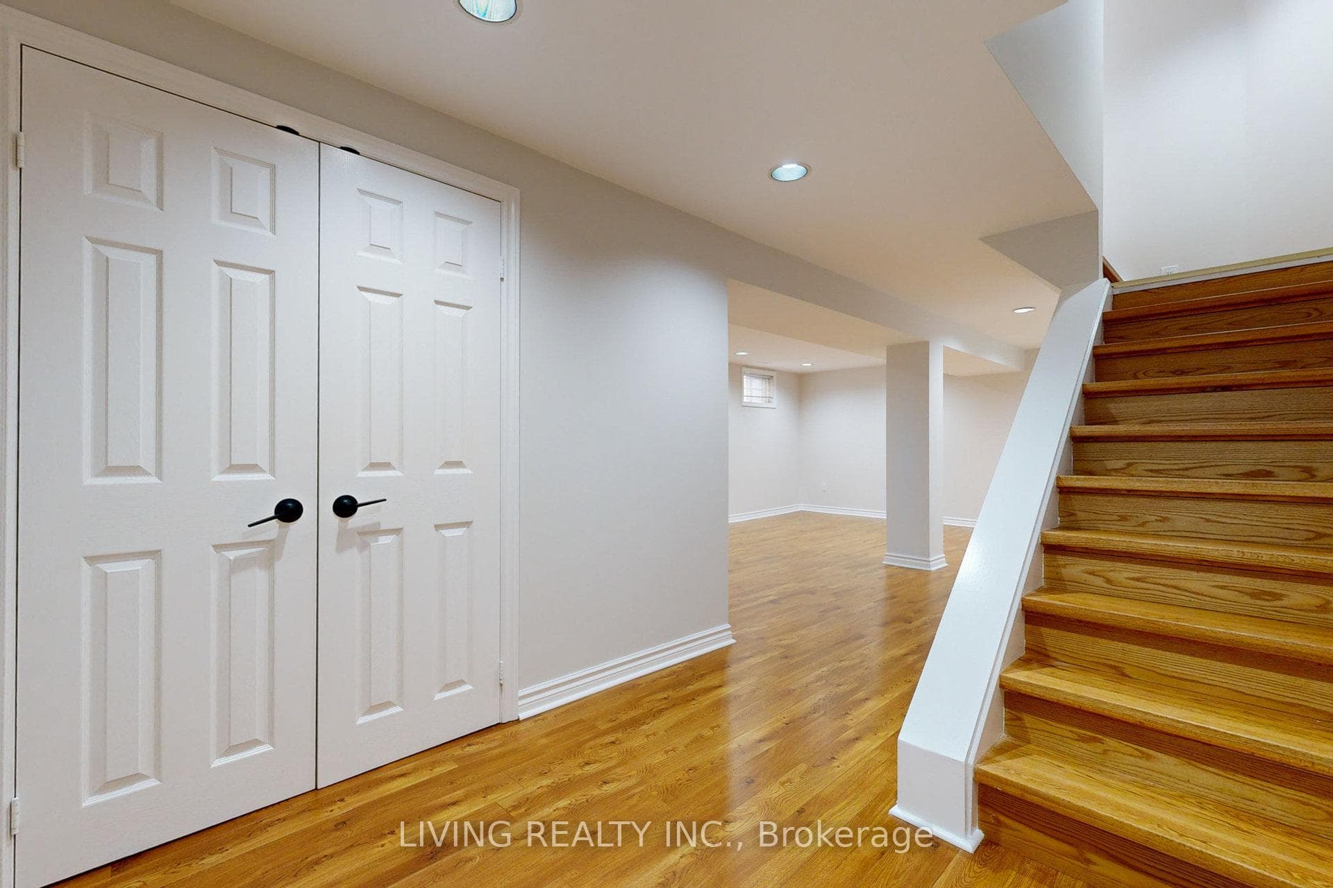 135 Valleymede Drive photo 24