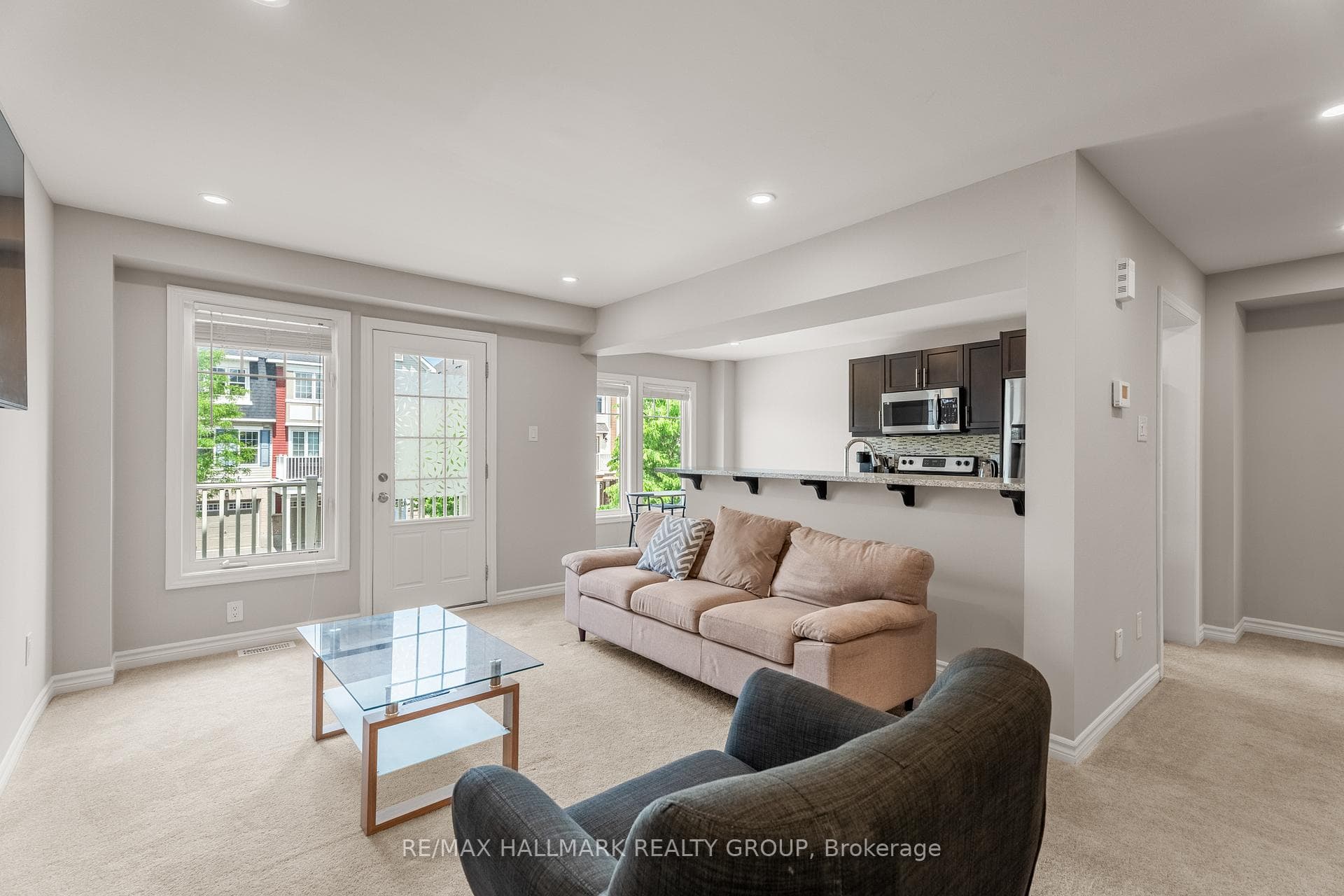 404 Rosingdale Street photo 12