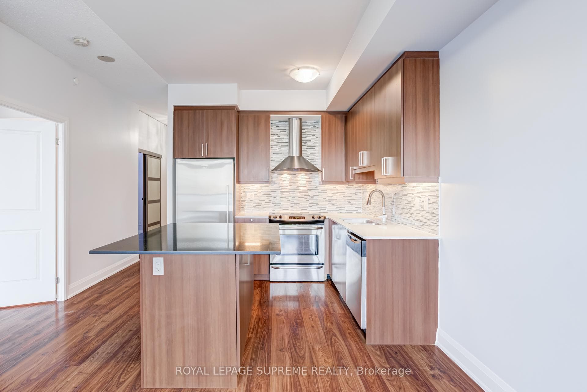 35 Fontenay Court Unit 703 photo 18