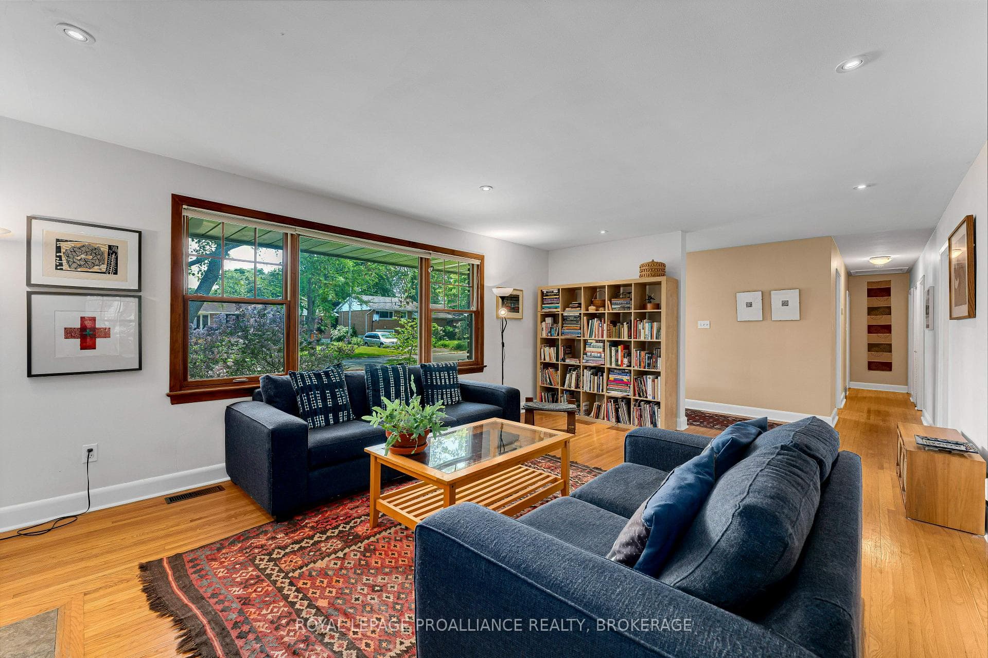 5 Watts Crescent photo 7