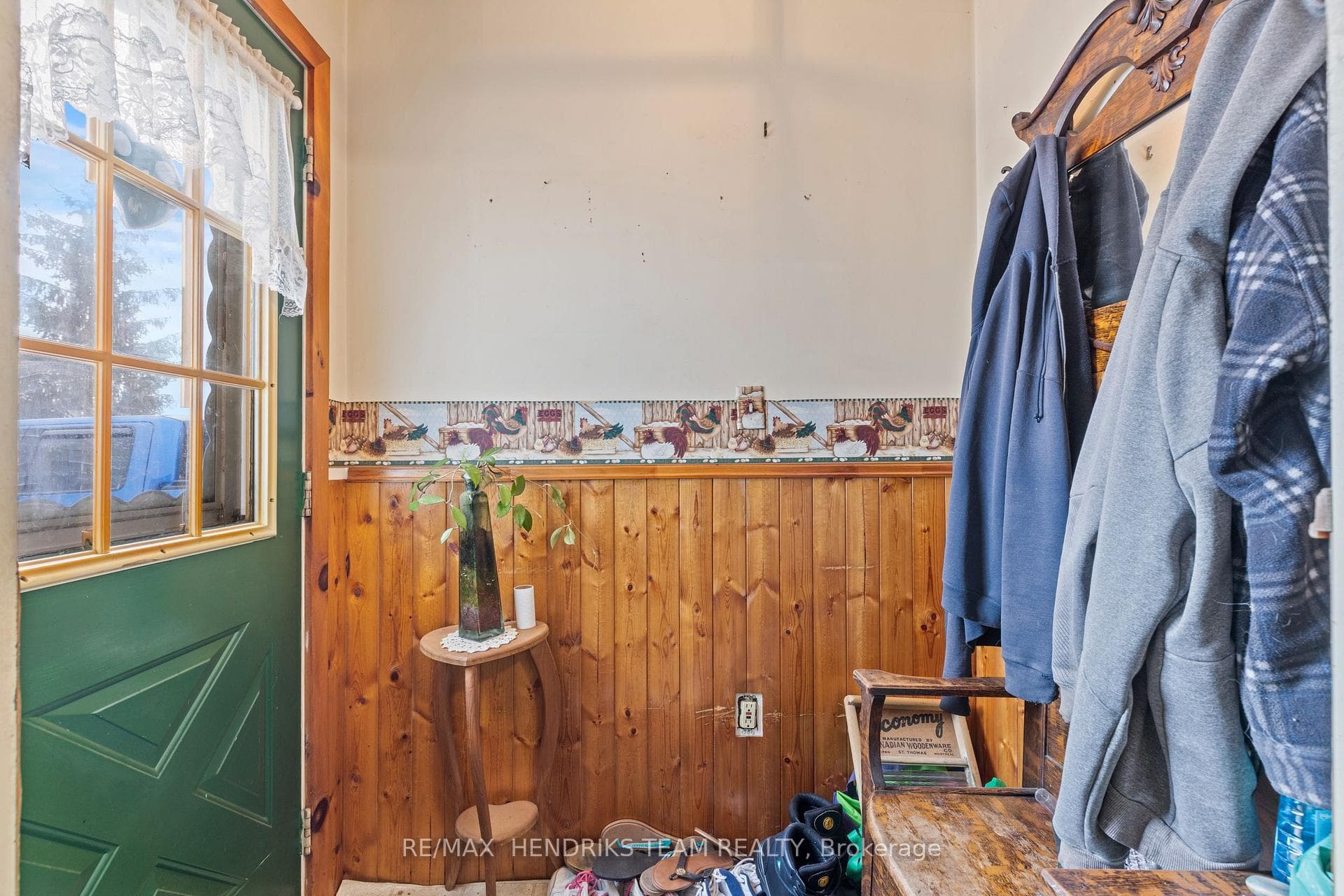 1529 Thompson Road photo 3