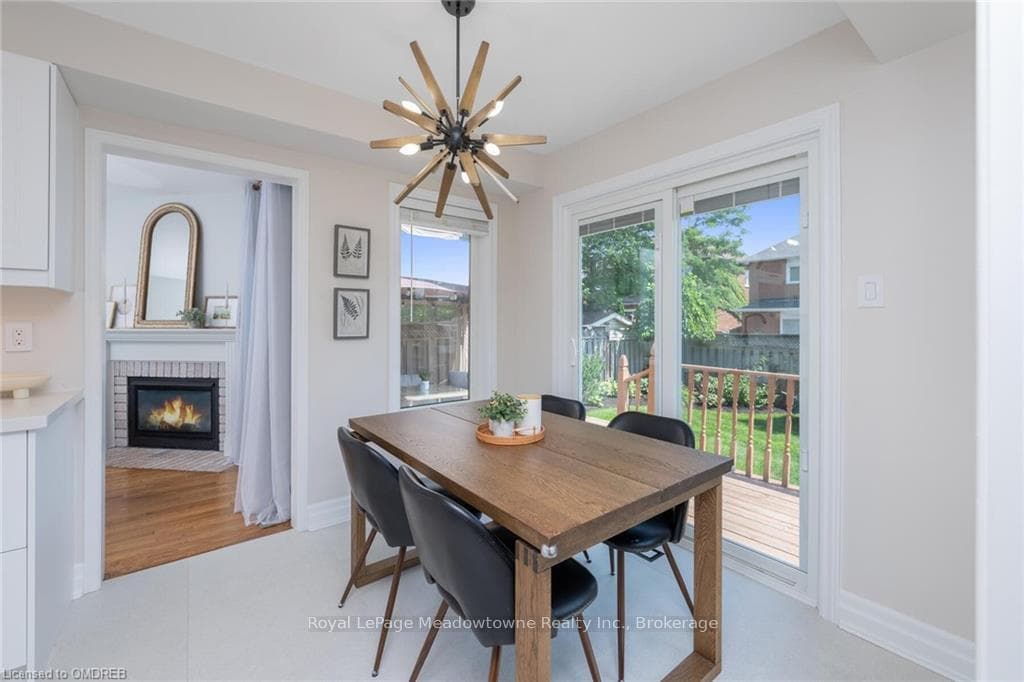 81 LAUCHLIN Crescent photo 18
