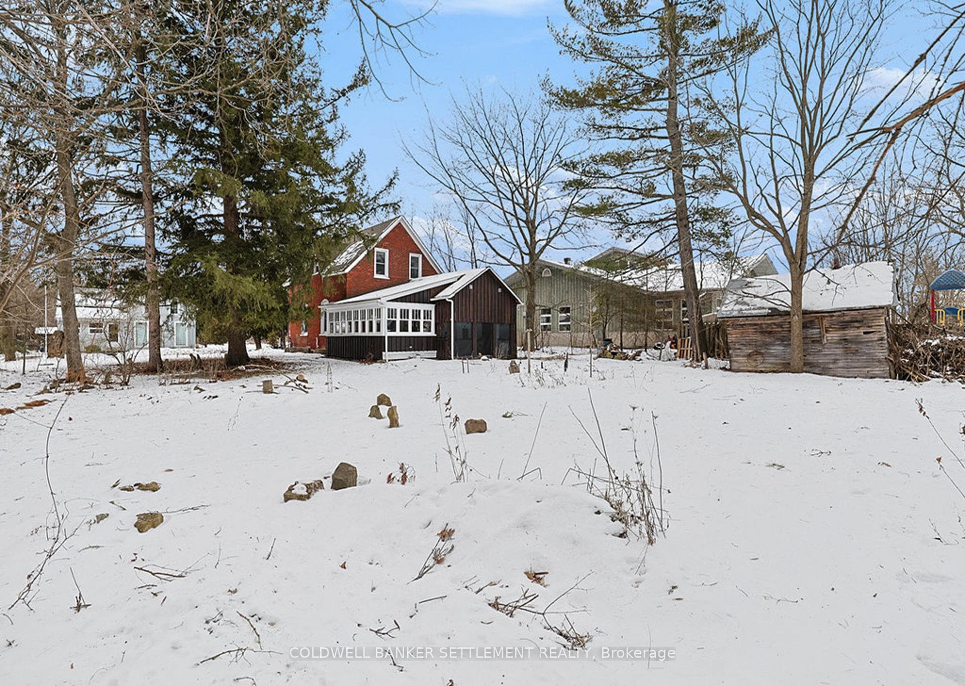 205 LEWIS Street photo 32
