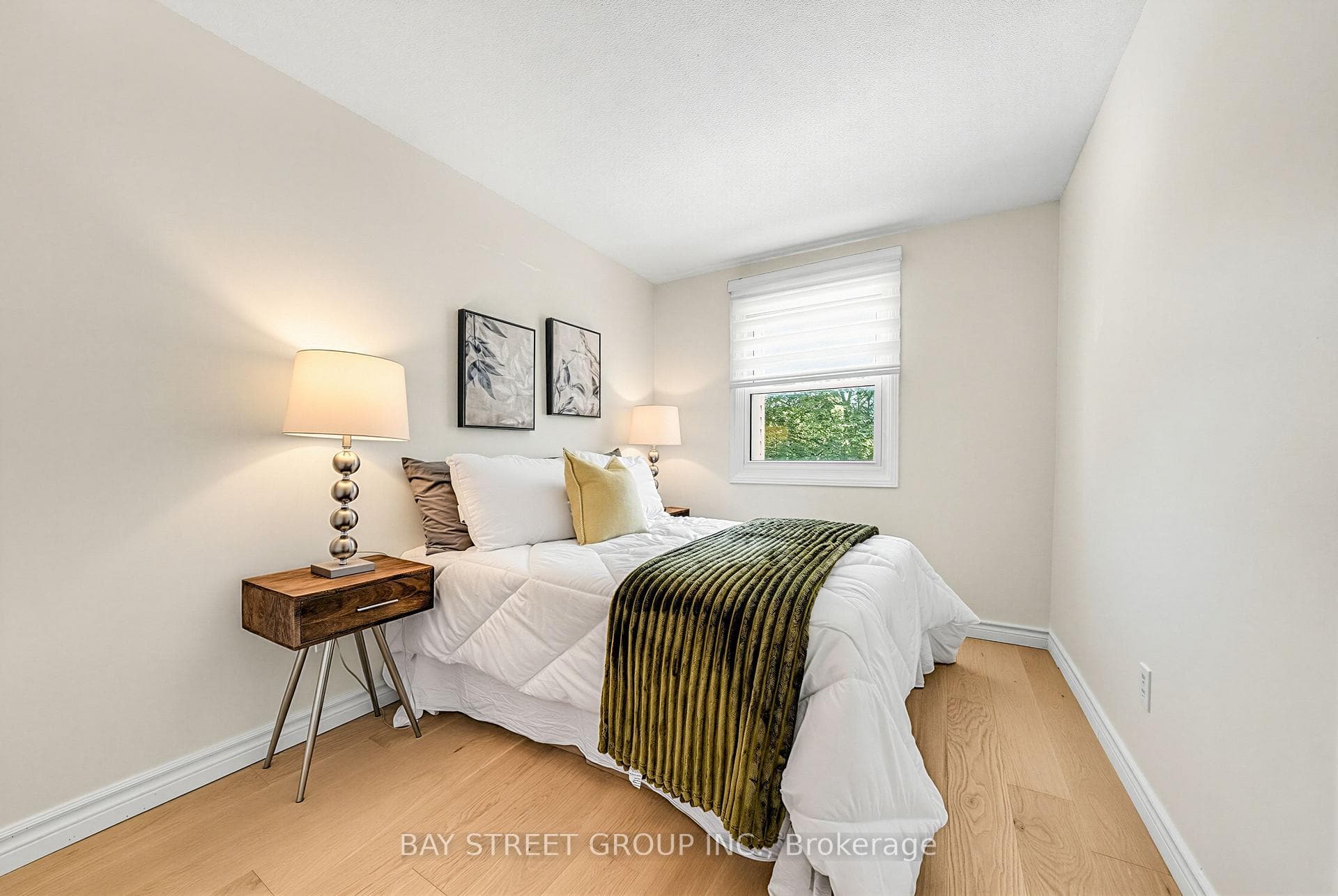 145 Sandyhook Square photo 24