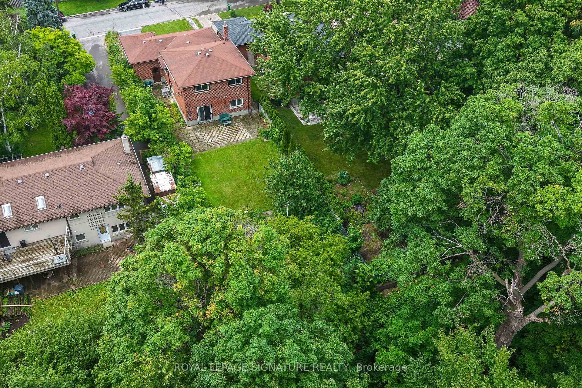 3 Presley Ave - Ravine lot