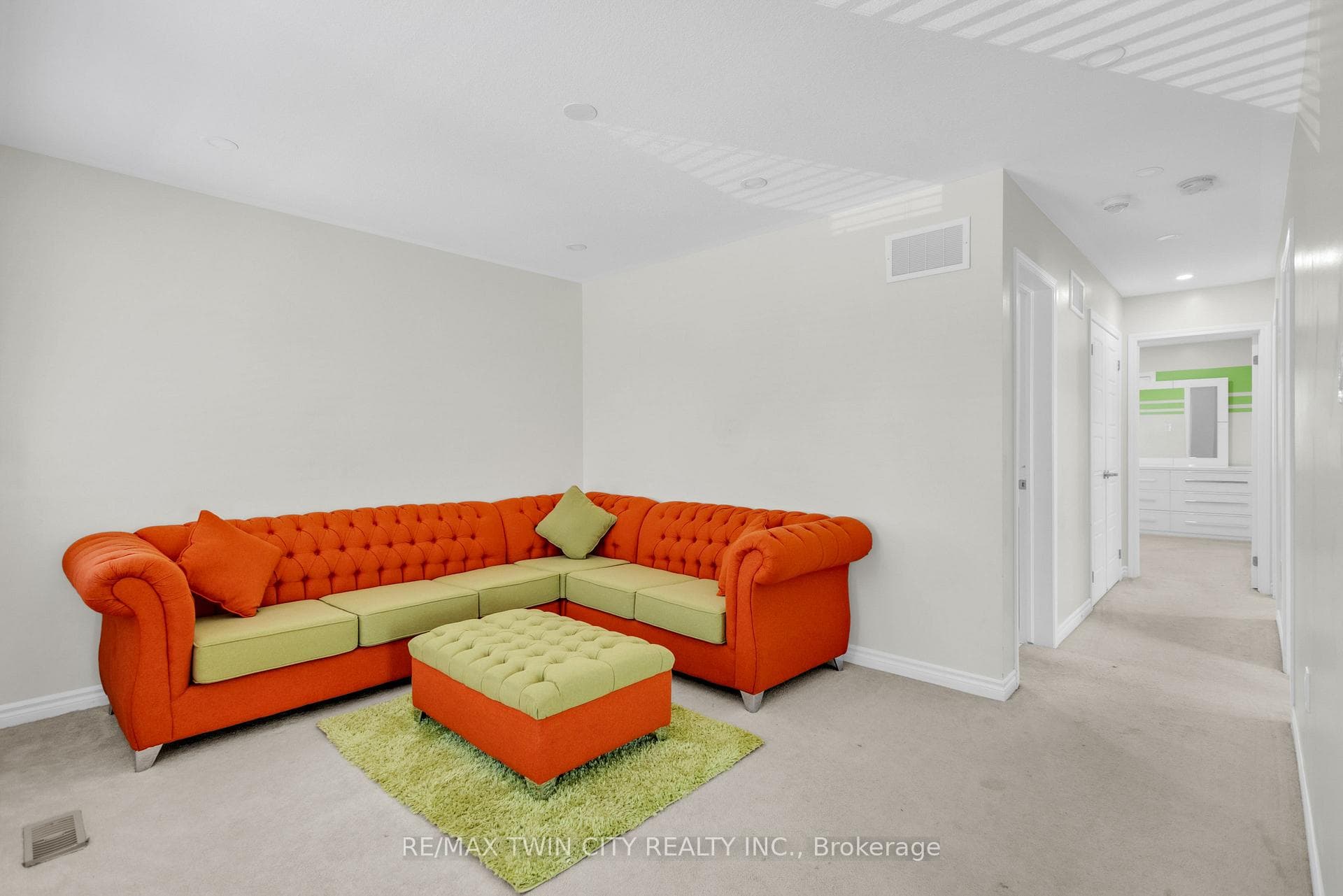 661 Doon South Drive photo 20
