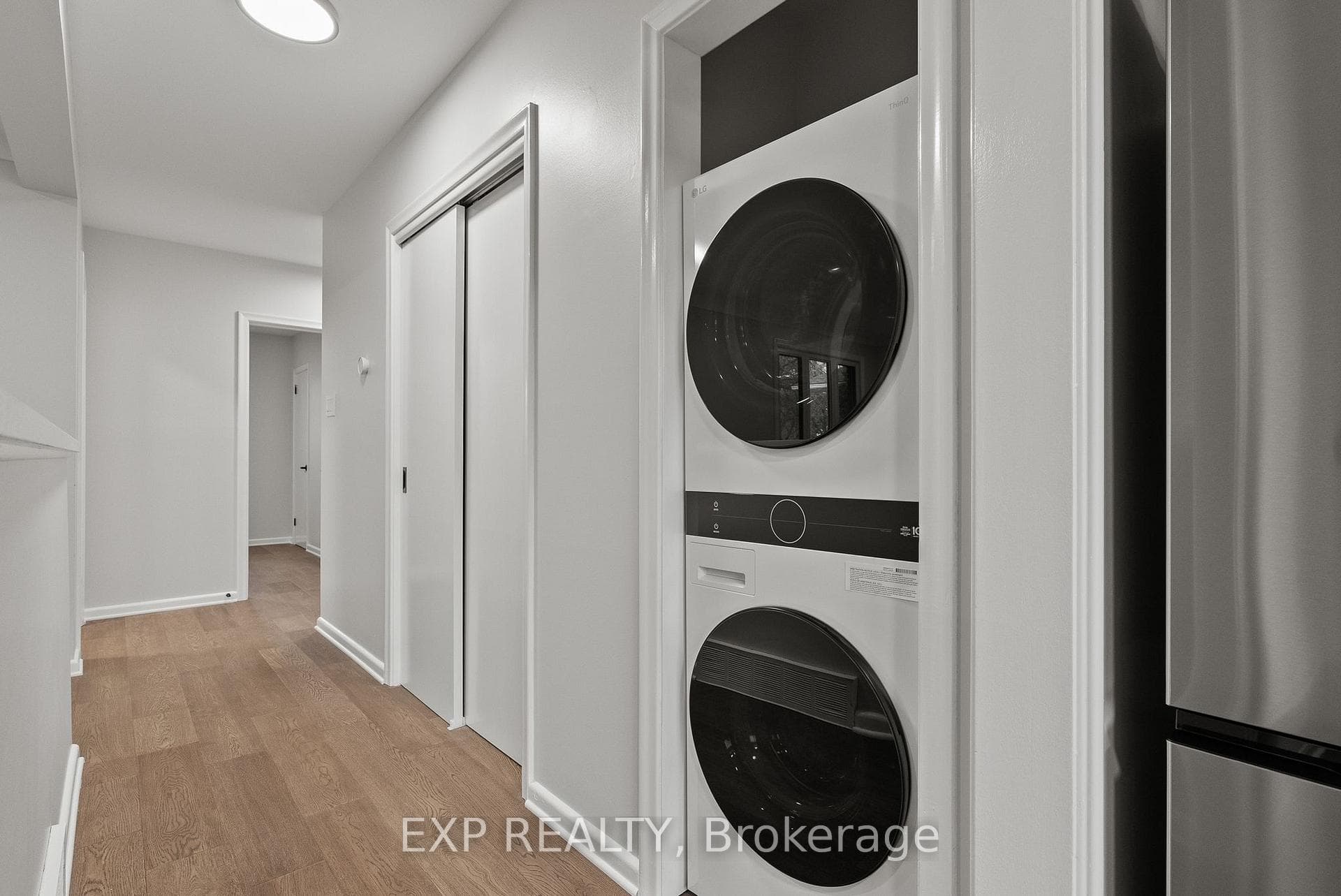 2393 Sheldon Avenue photo 19