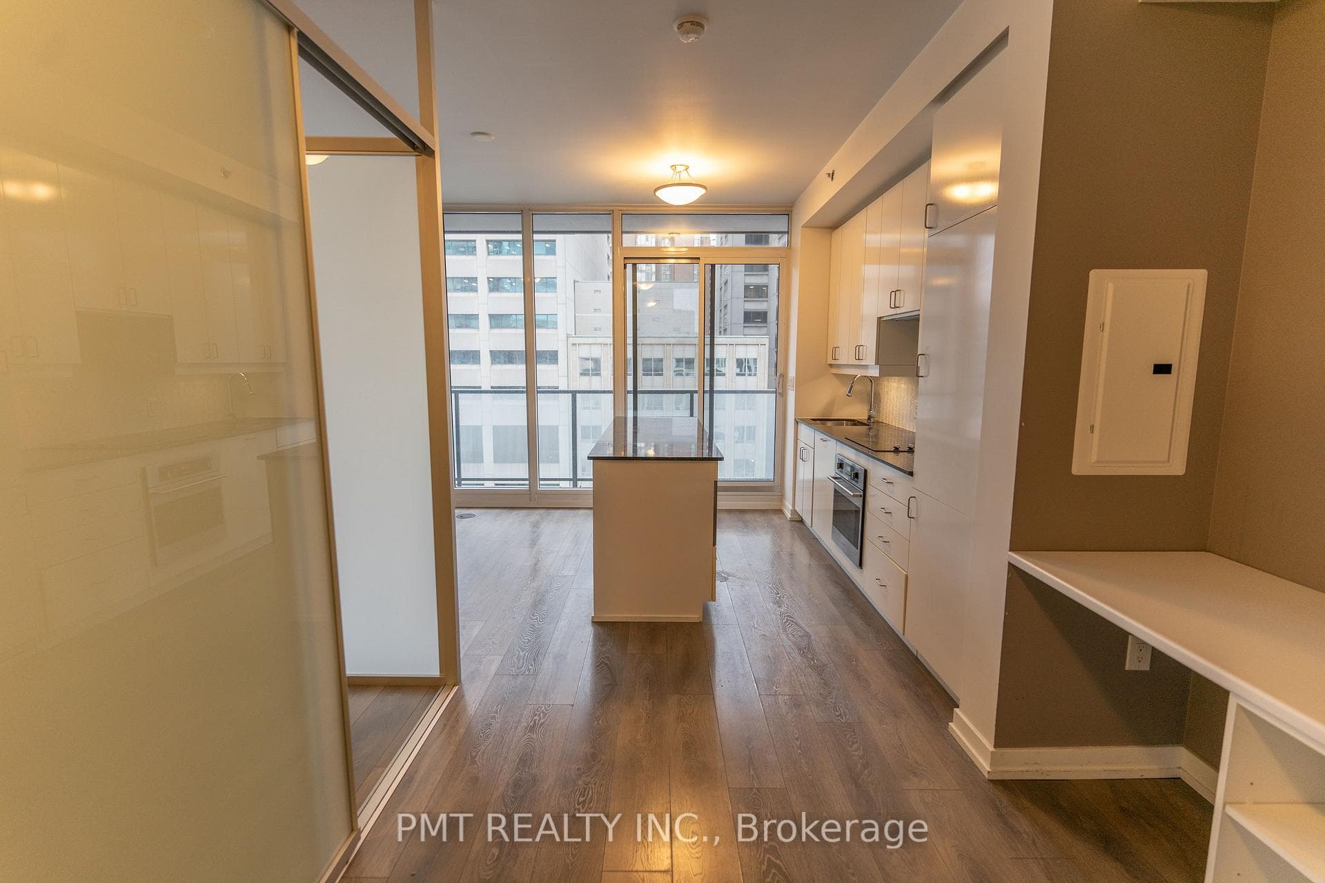 426 University Avenue Unit 810 photo 9