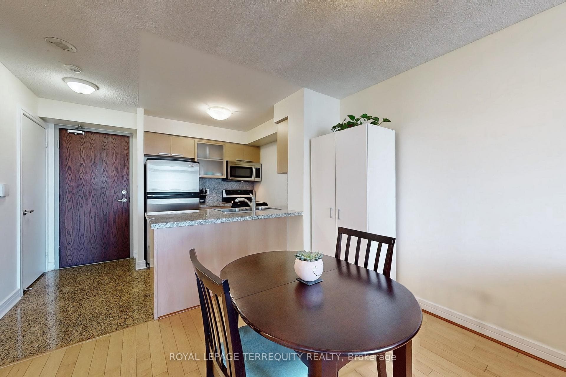 16 Harrison Garden Boulevard Unit 605 photo 10