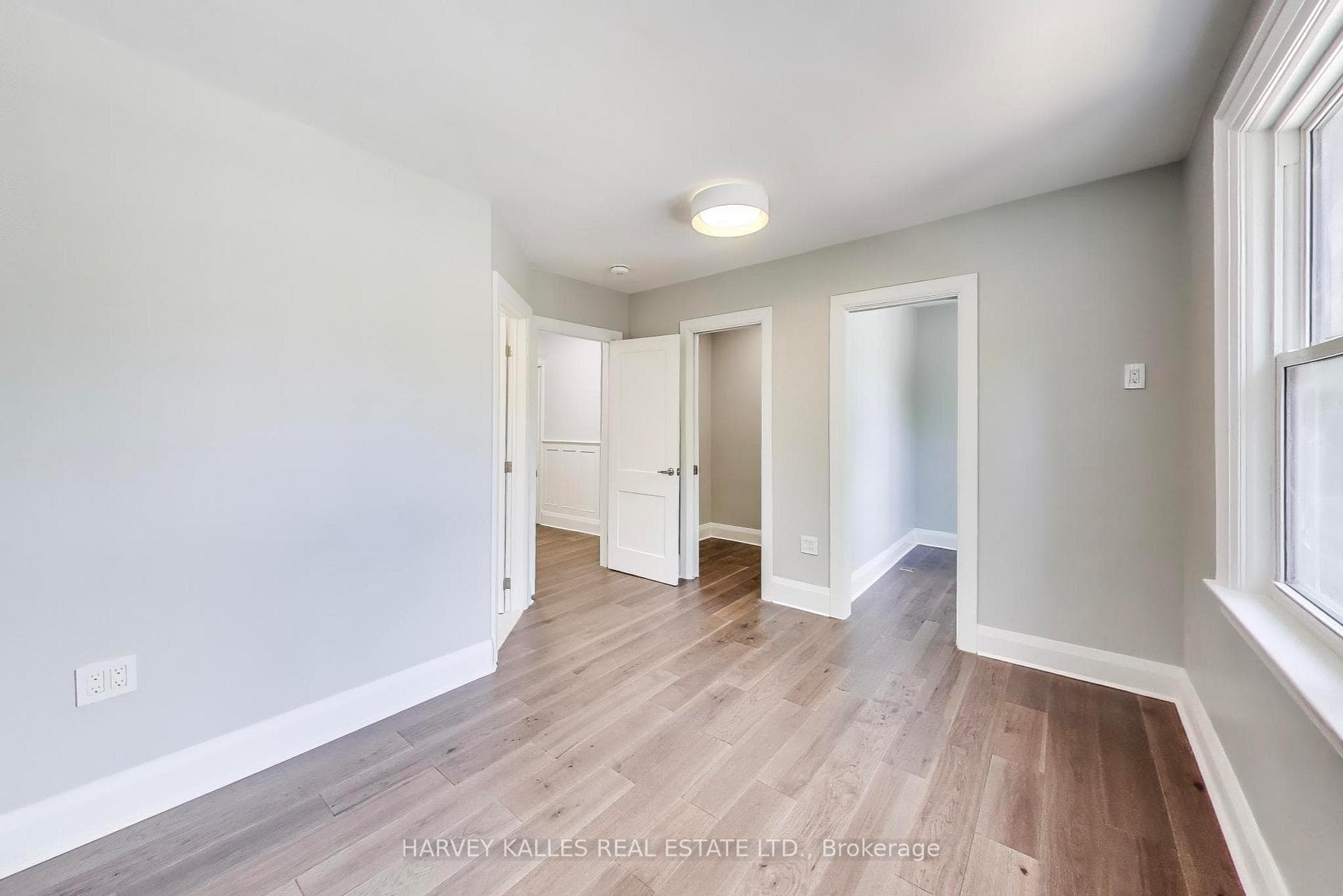 338 Markham Street photo 14
