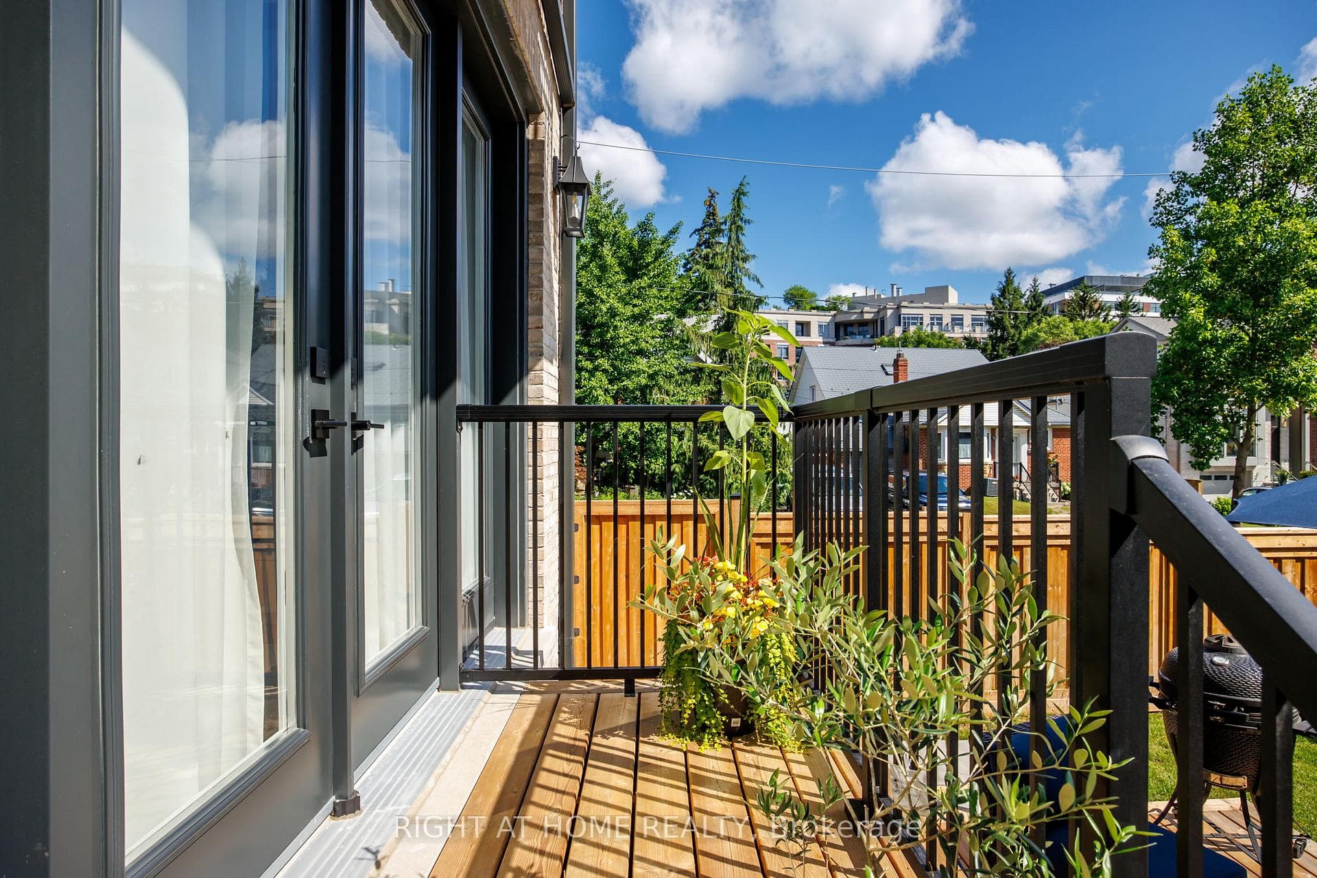 33 Thorndale Avenue photo 10