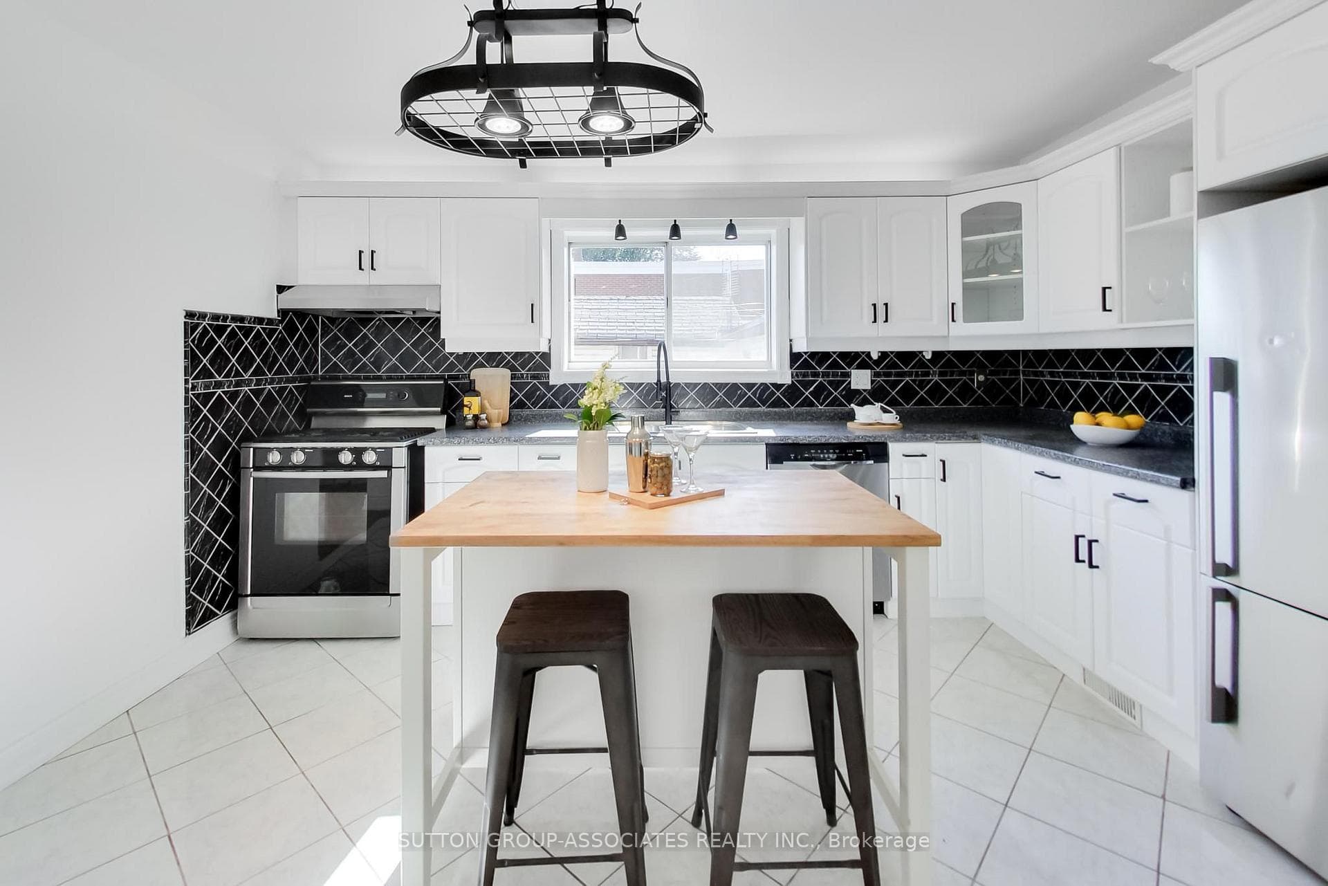 175 Earlsdale Avenue photo 12