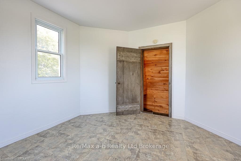 87 CLARK Road photo 28
