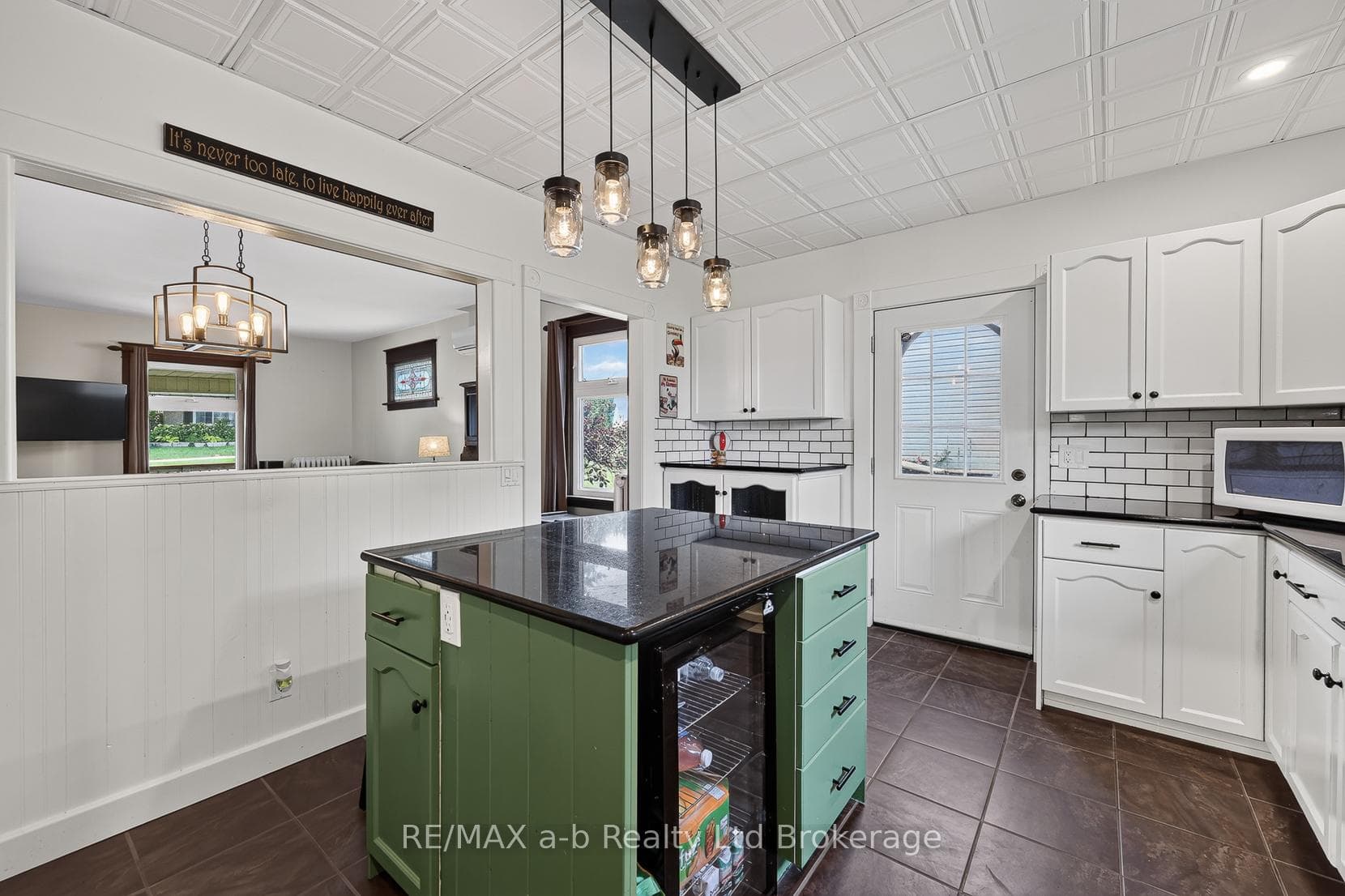 301 Thames Street photo 12
